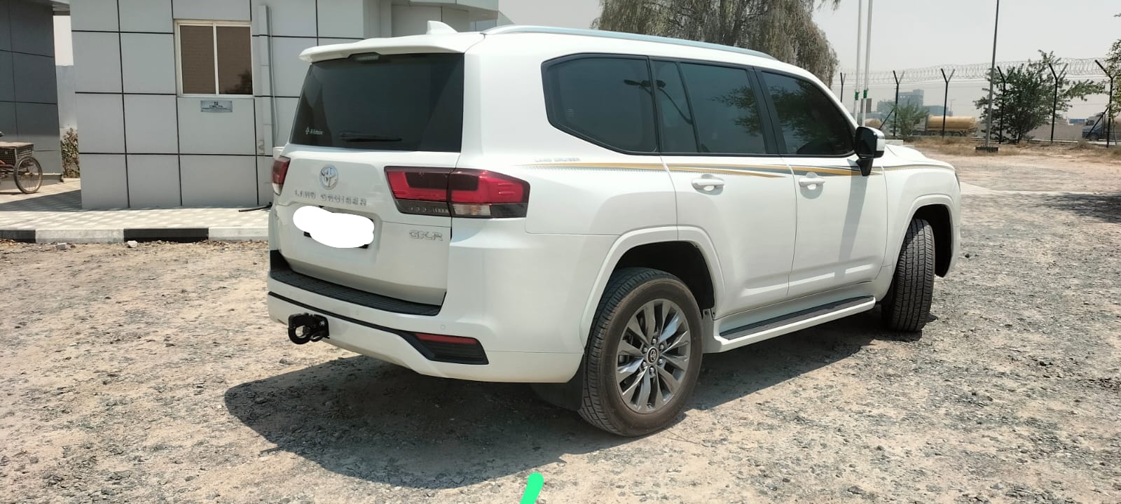 أبيض تويوتا Land Cruiser 4.0L 2026