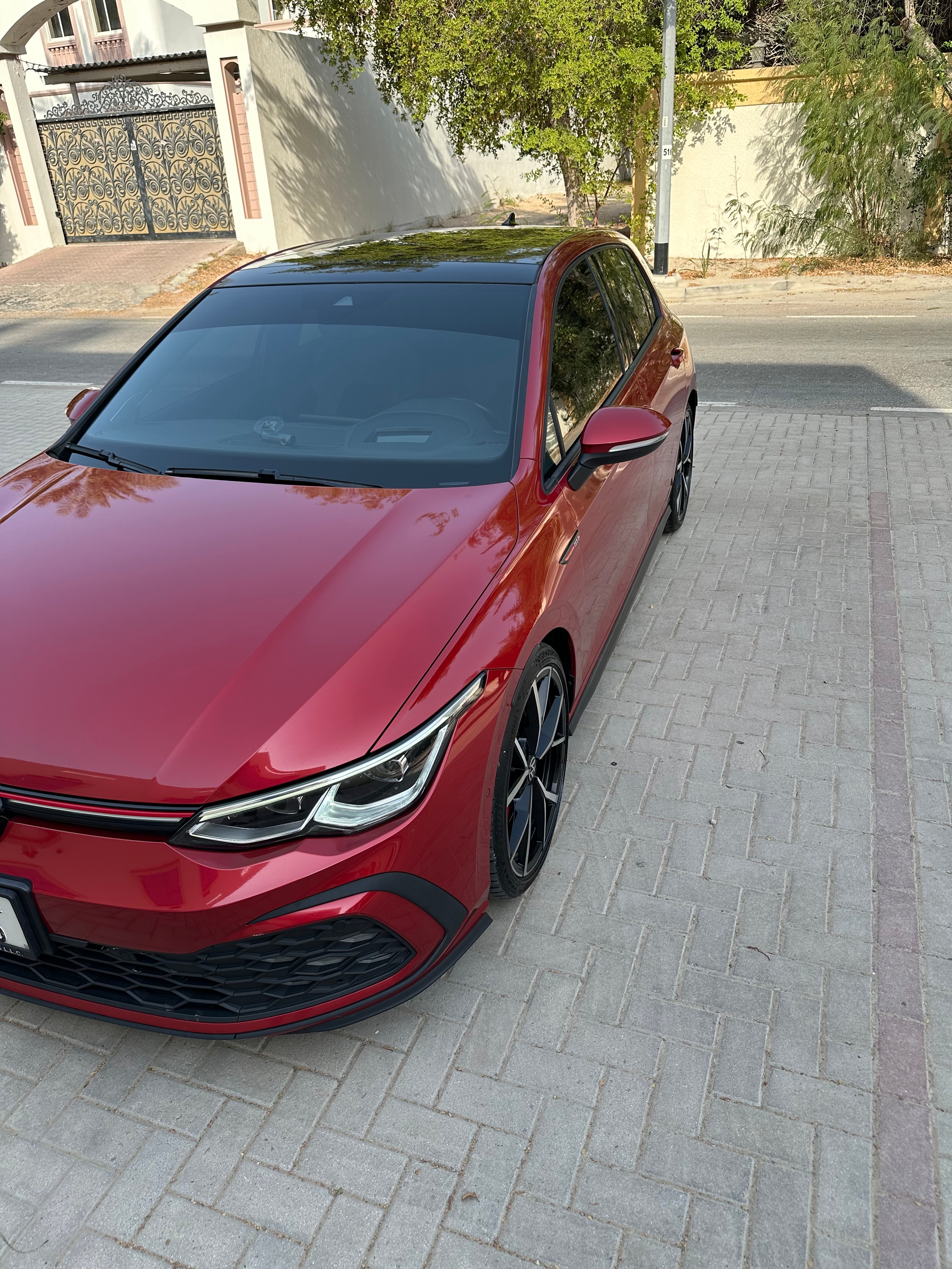 rojo Volkswagen Golf GTI P2 2021