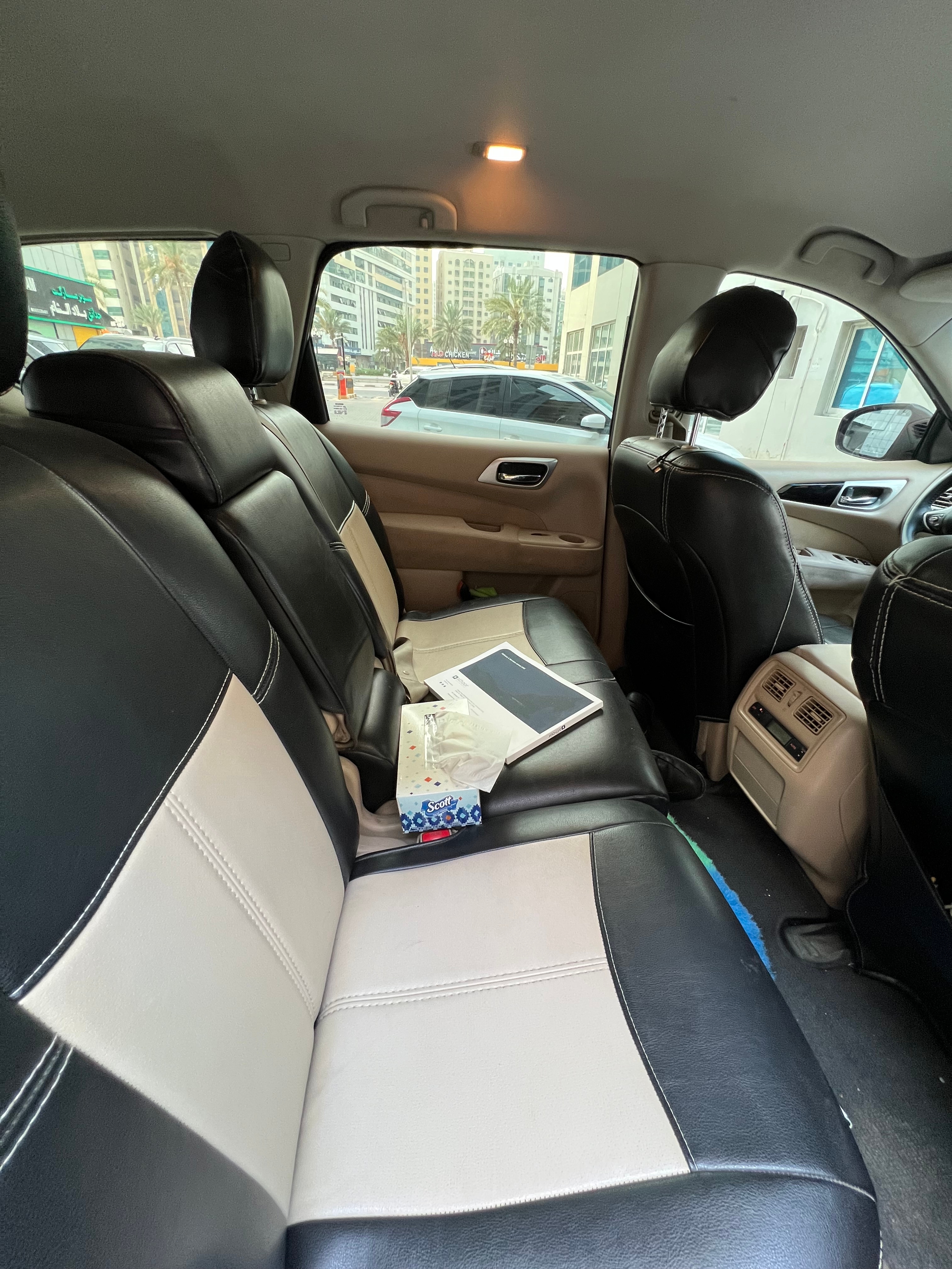 Gris metalizado Nissan Pathfinder S 2016
