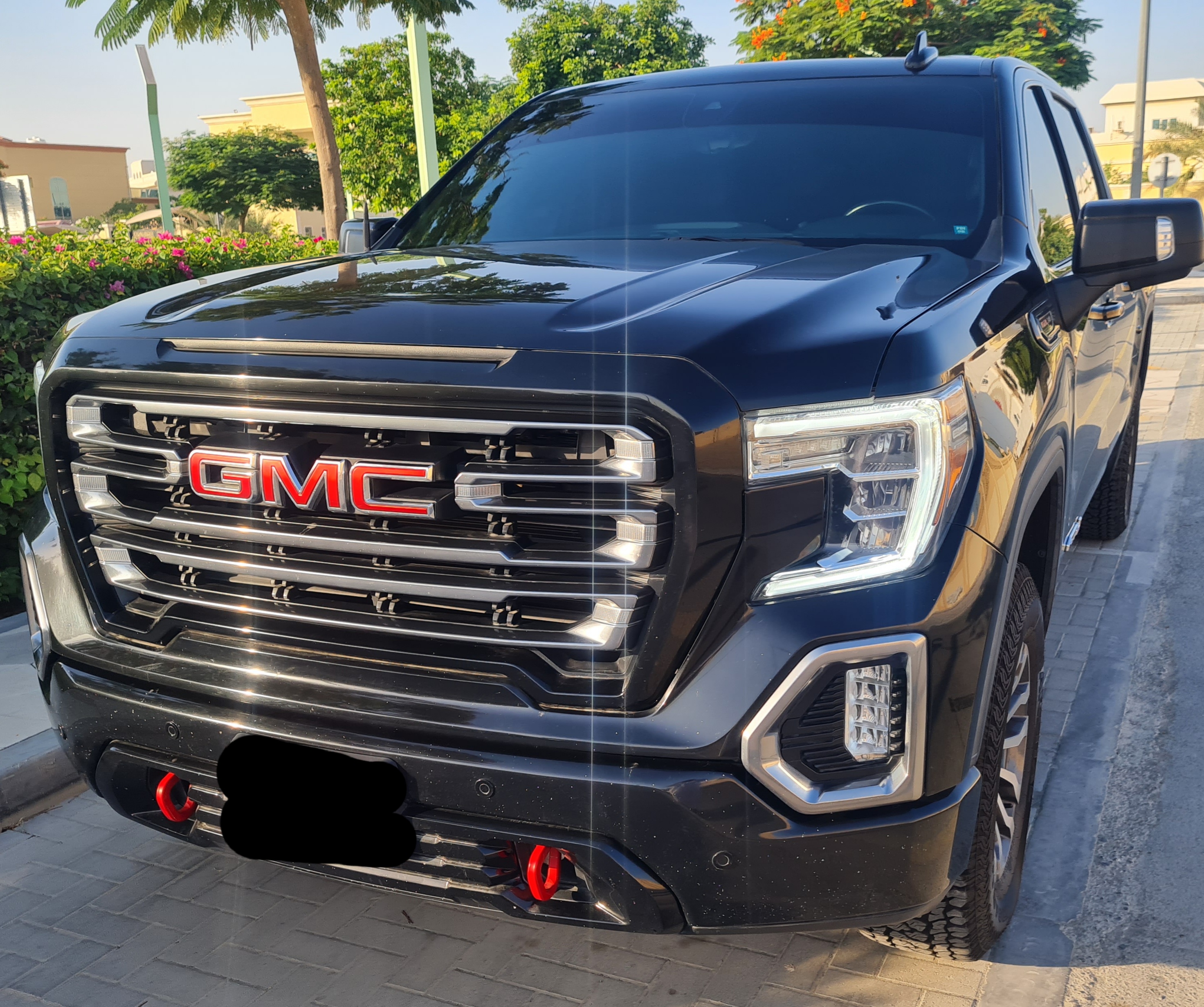 Schwarz GMC Sierra AT4 2021