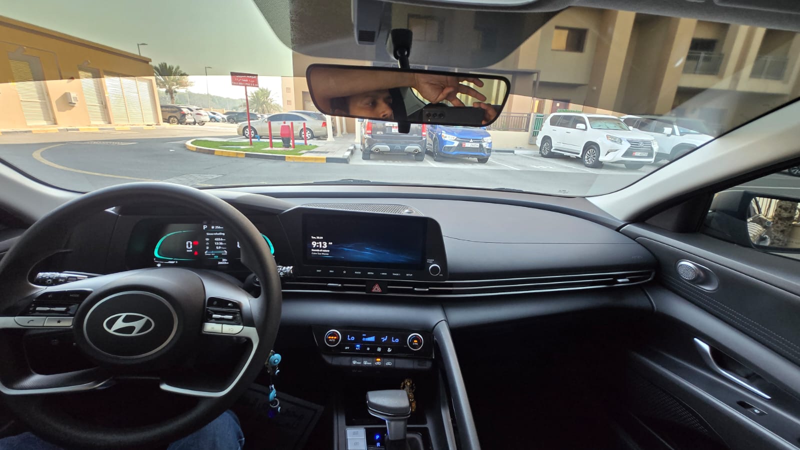 gris Hyundai Elantra Hybrid Blue 2024