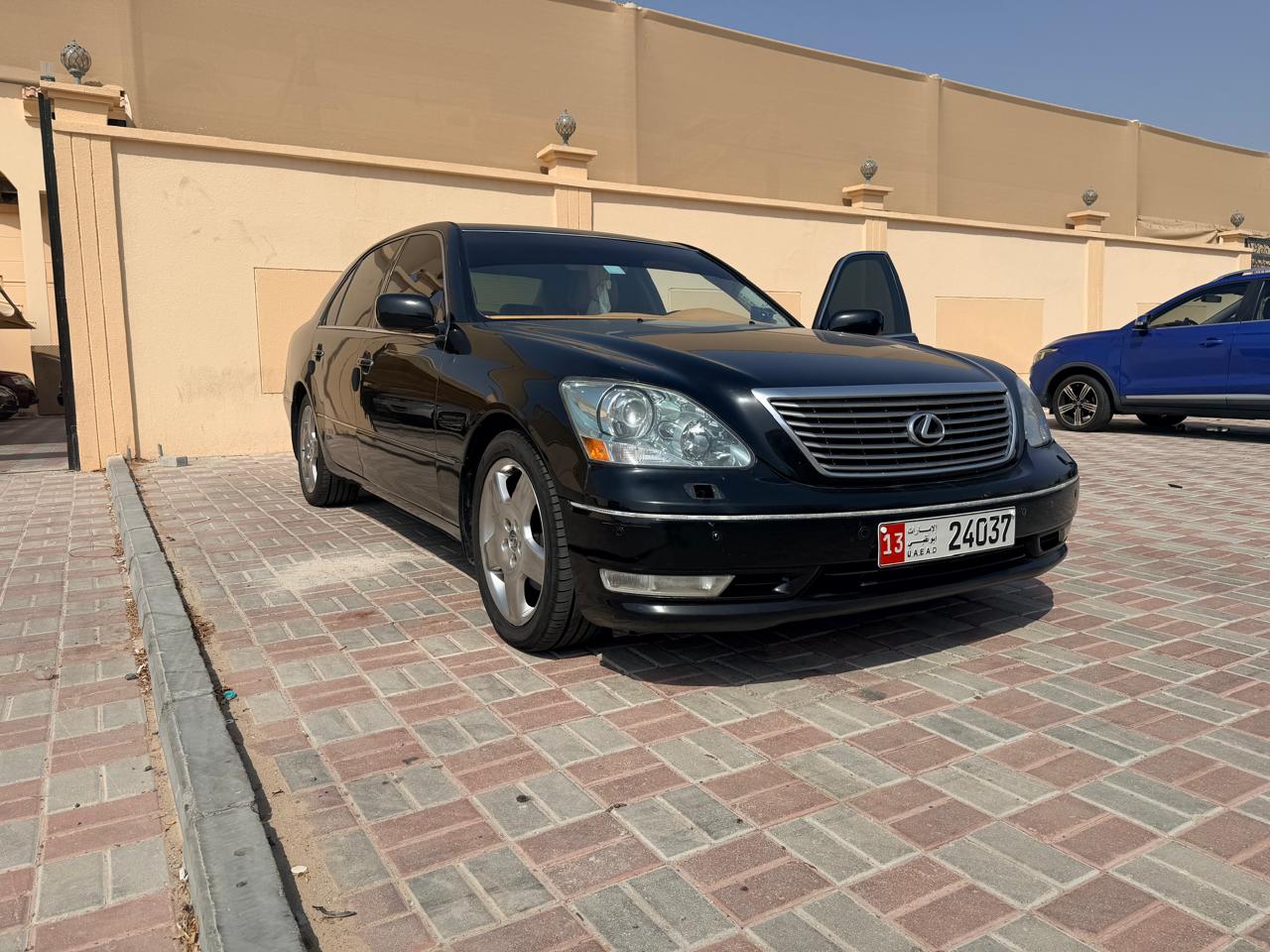 أسود لكزس إل إس 430 2004