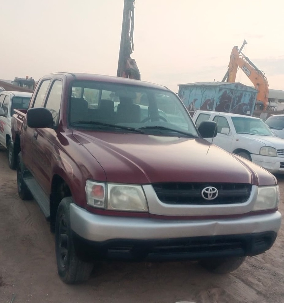 Rouge Toyota Hilux DOUBLE CAB GLX 4X4 2005