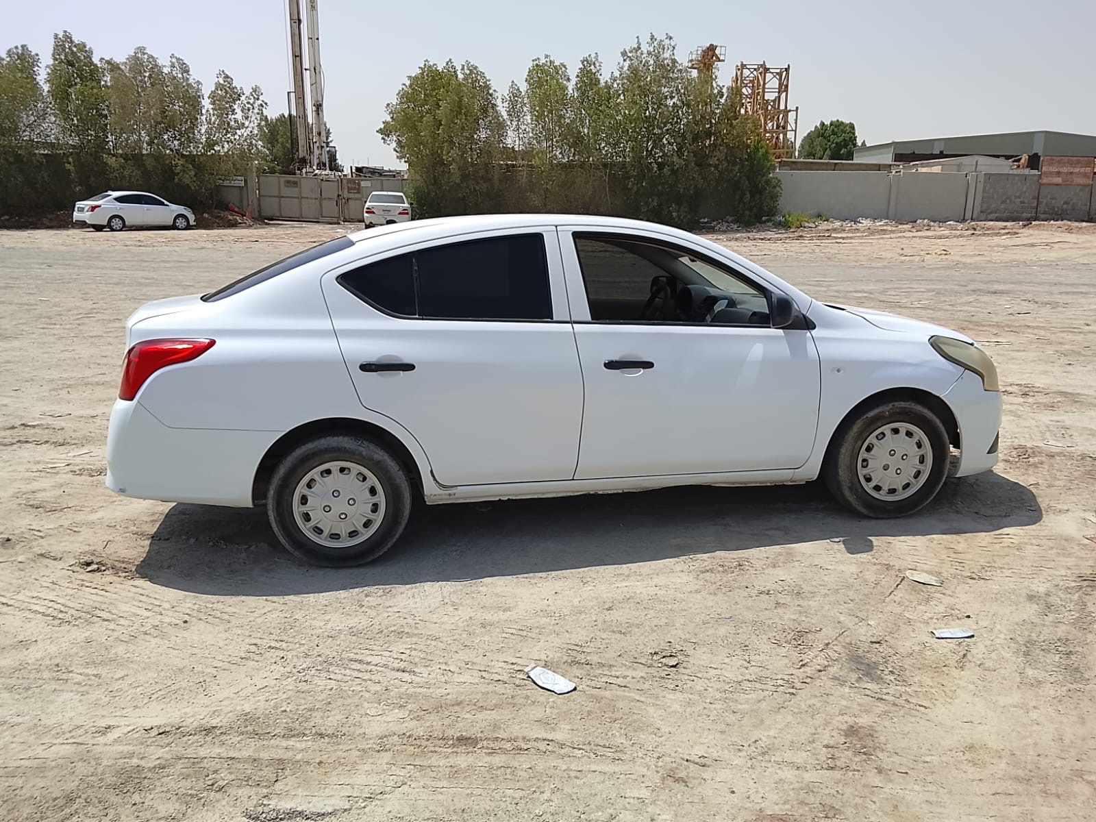 Blanc Nissan Sunny SE 2019