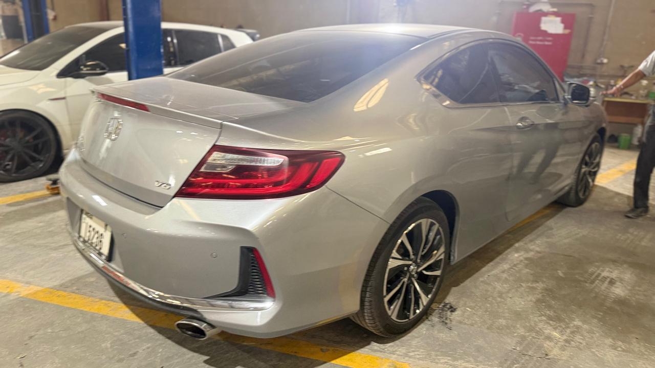 Grijs Honda Accord Coupe 2017