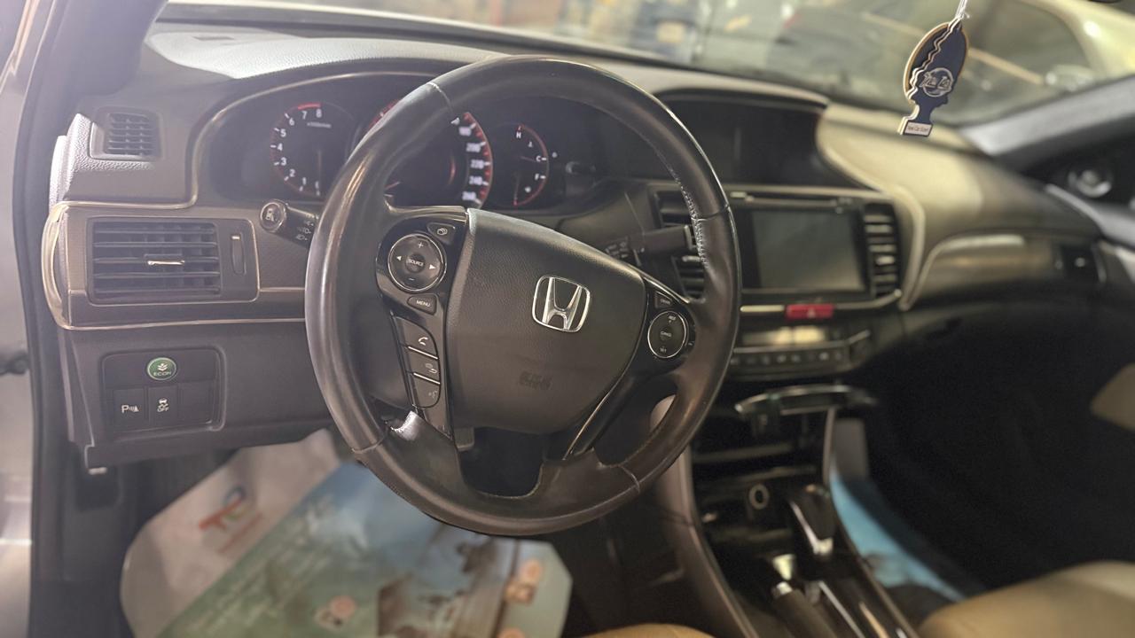 Grijs Honda Accord Coupe 2017