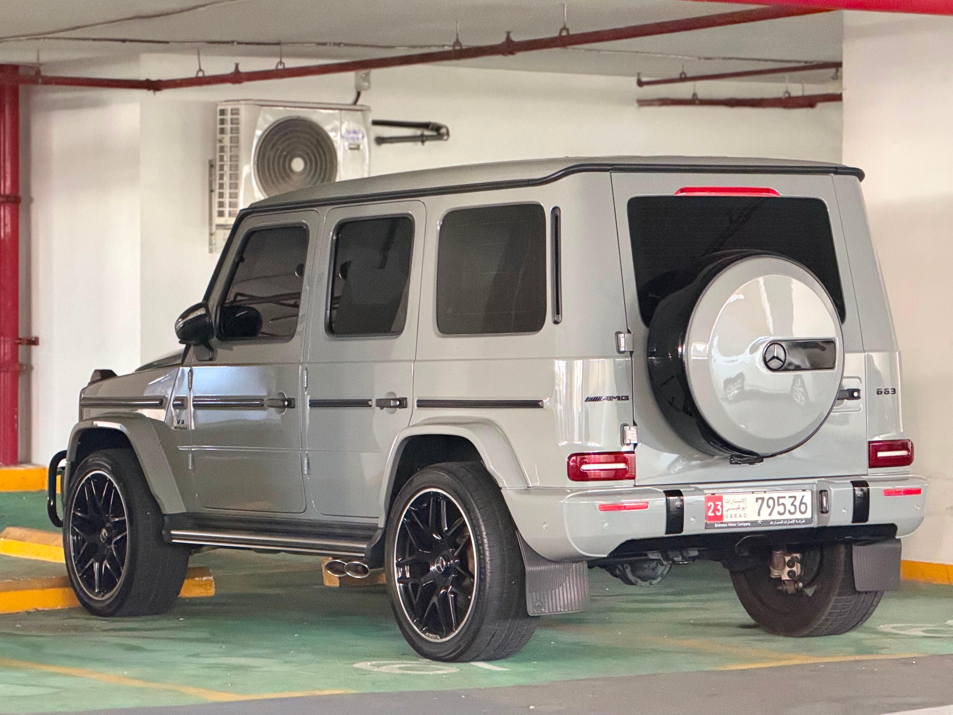 灰色的 奔驰 AMG G63 2019
