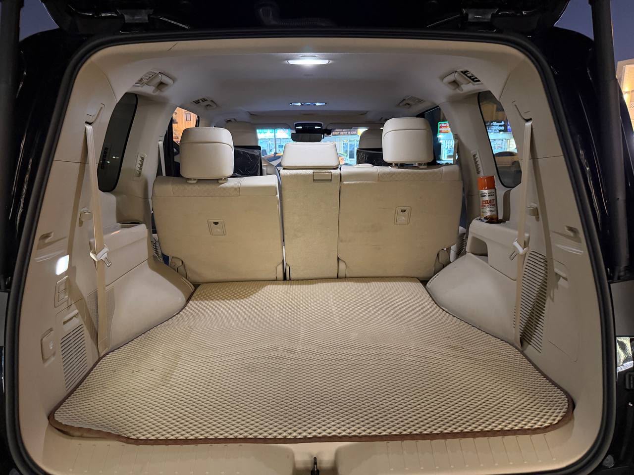 Negro Toyota Land Cruiser VXR 2024