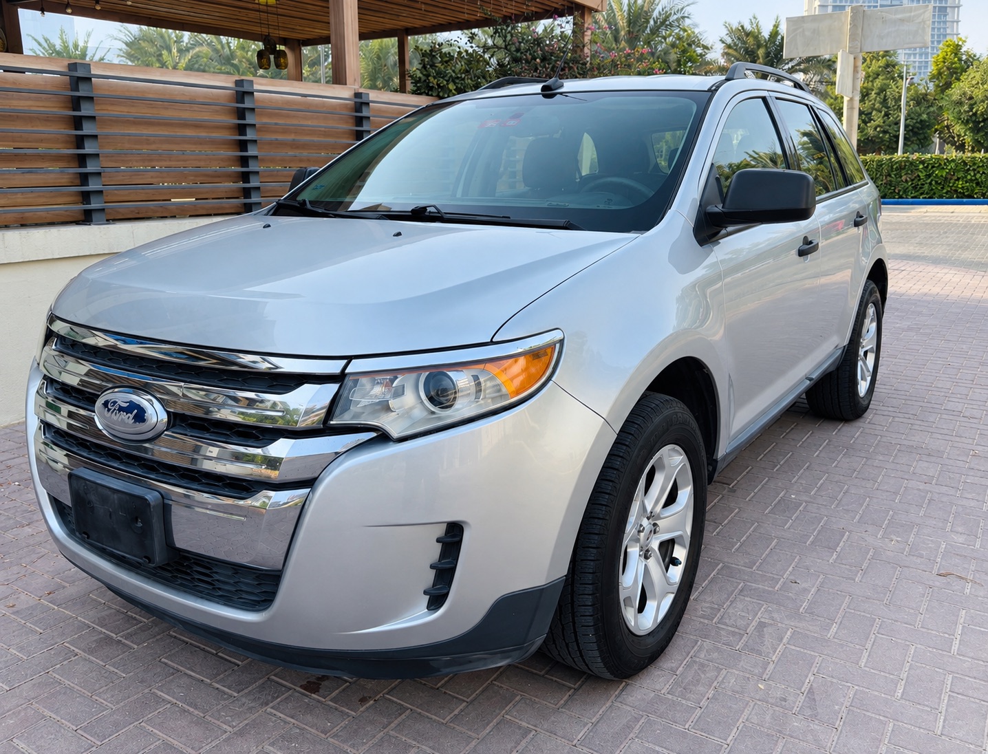 Silver Ford Edge SE 2011