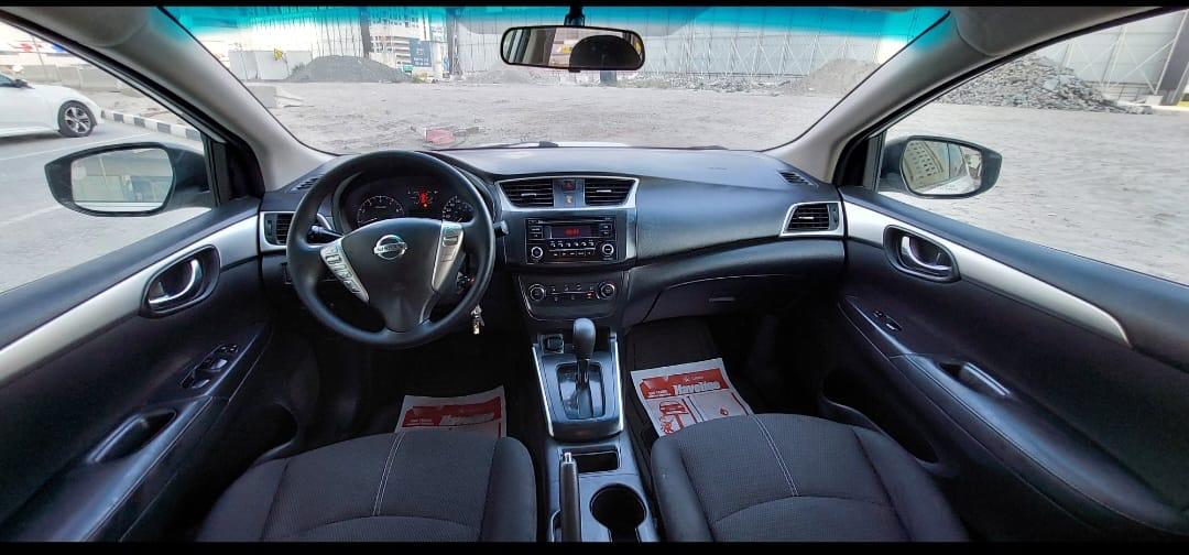 Blanc Nissan Sentra S 2017