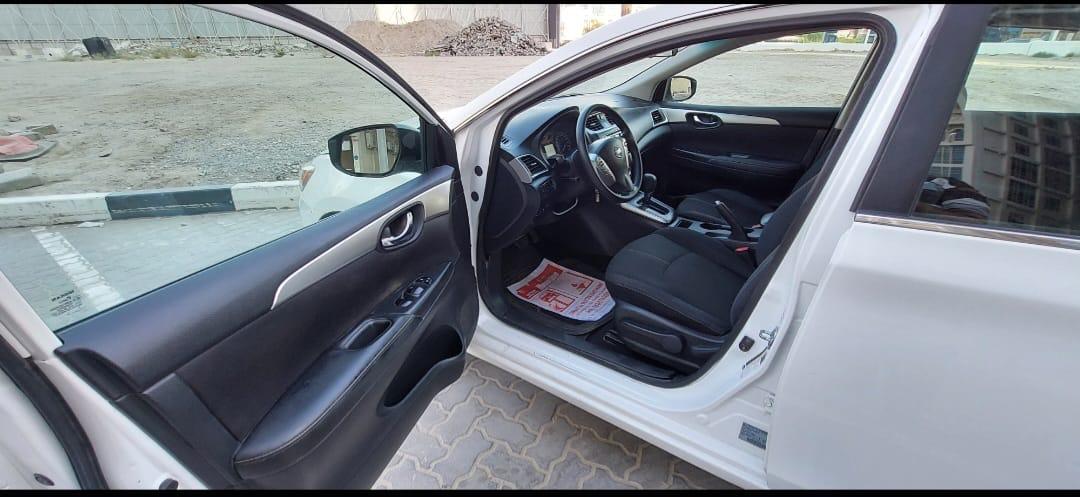 Blanc Nissan Sentra S 2017