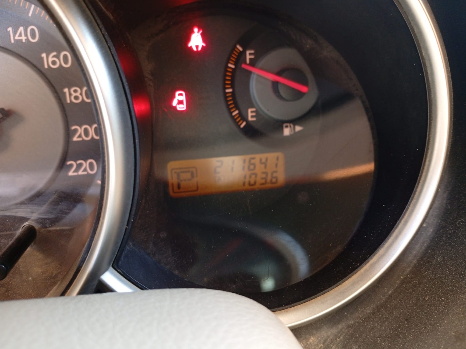 Bianco perla Nissan Tiida S 2009