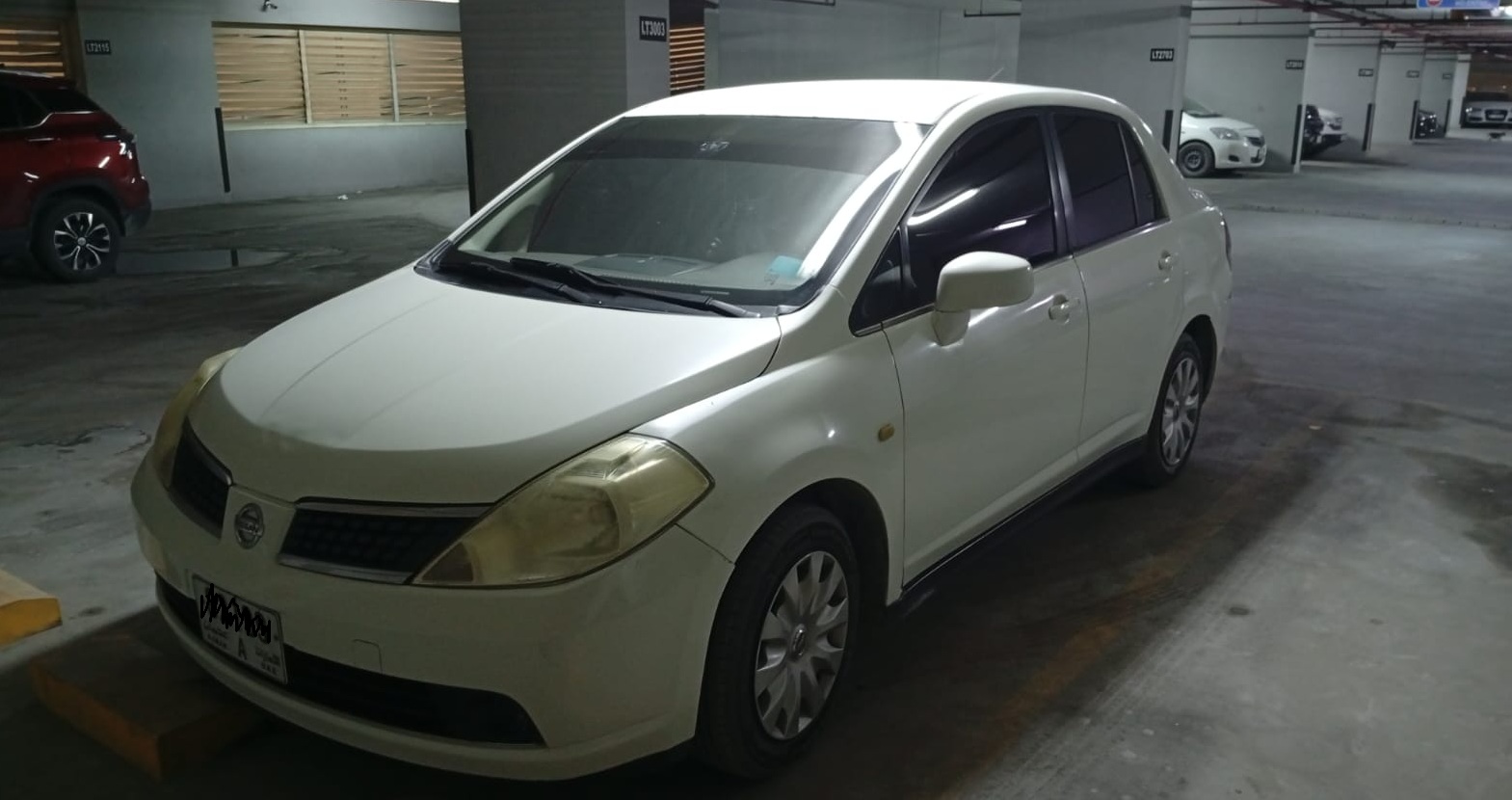 Parelwit Nissan Tiida S 2009