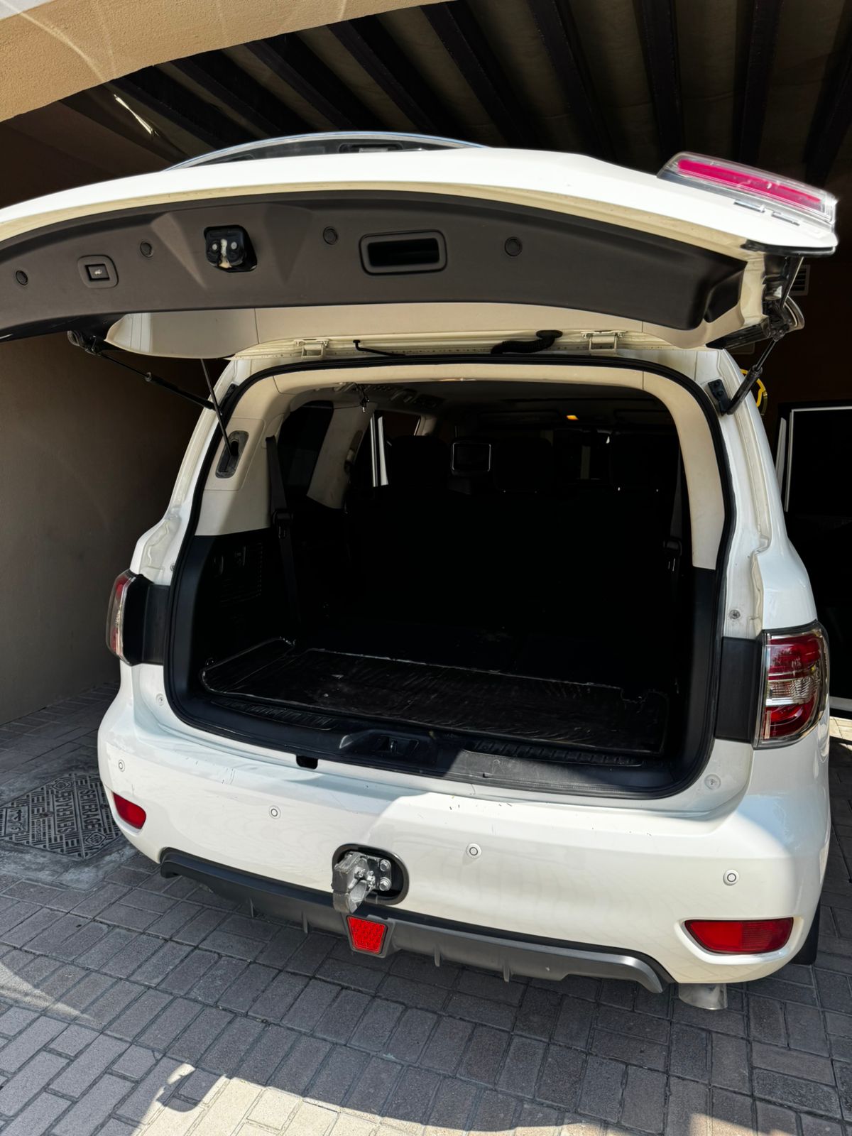 أبيض نيسان Patrol SE P2 2016