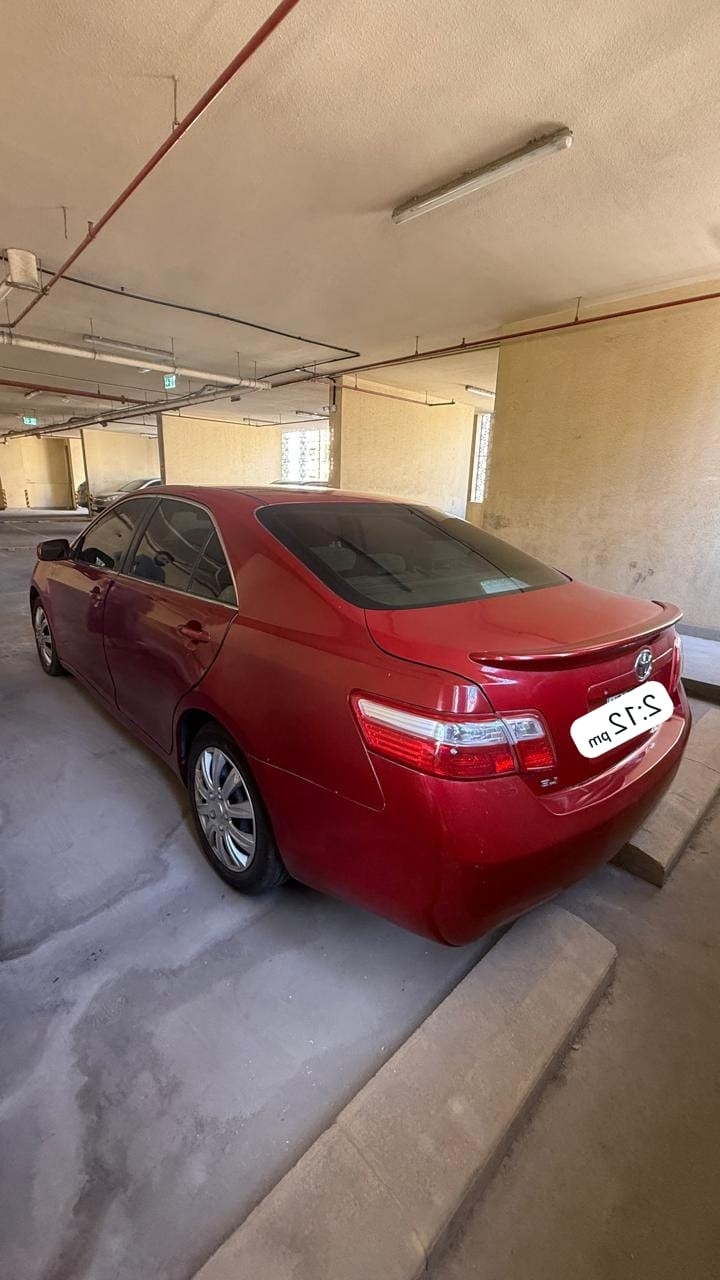 أحمر تويوتا Camry SE 2007