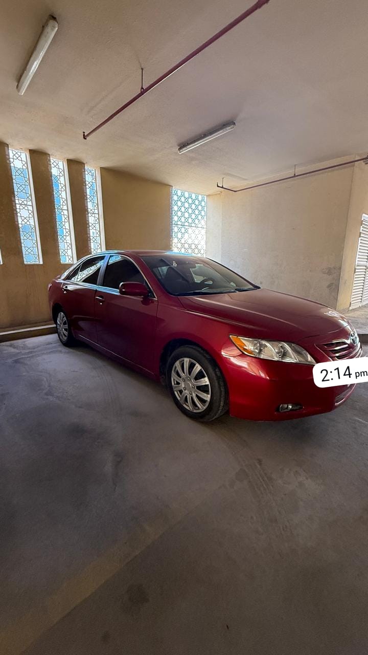 أحمر تويوتا Camry SE 2007