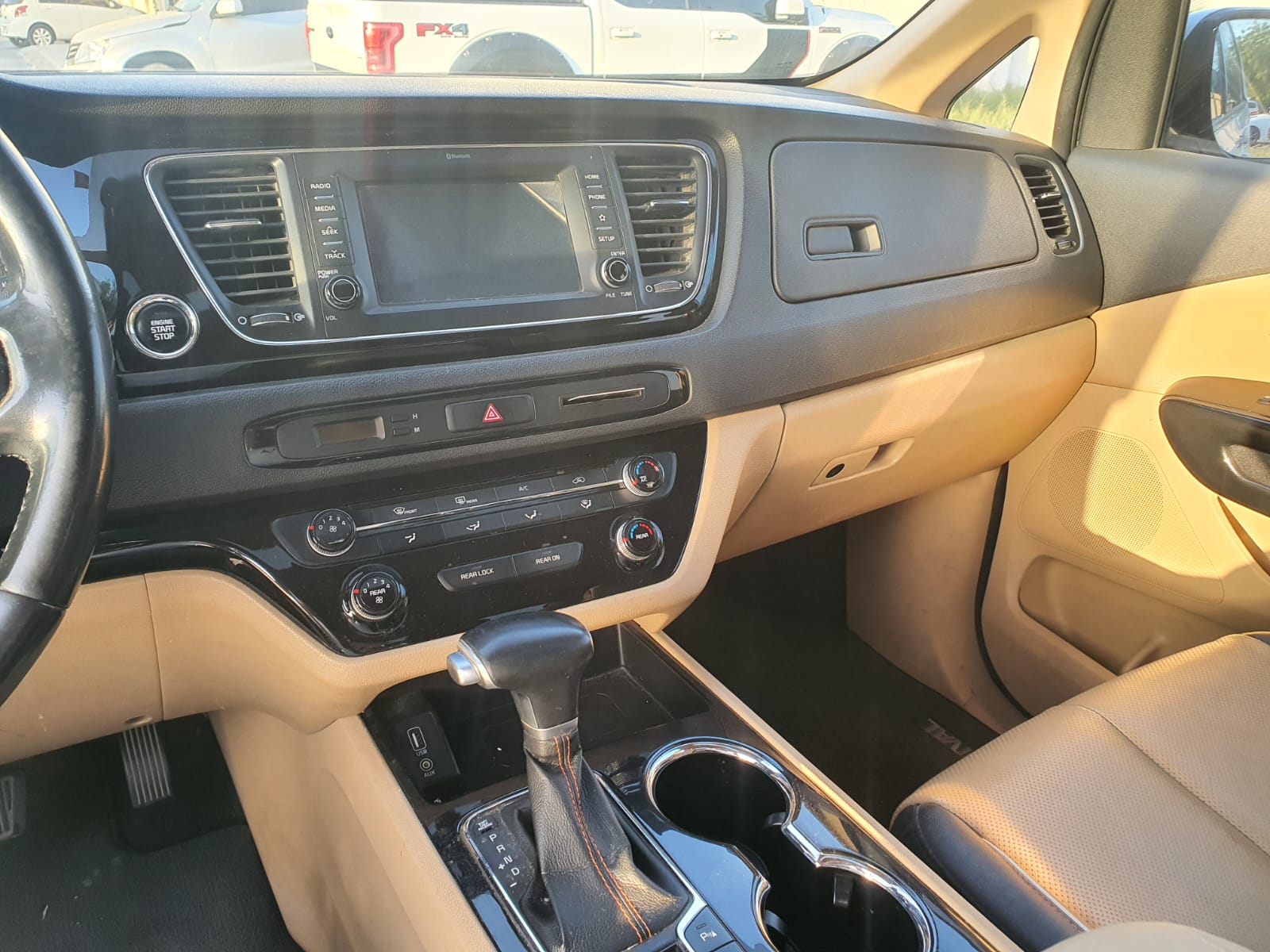 Blanco Kia Carnival 2020