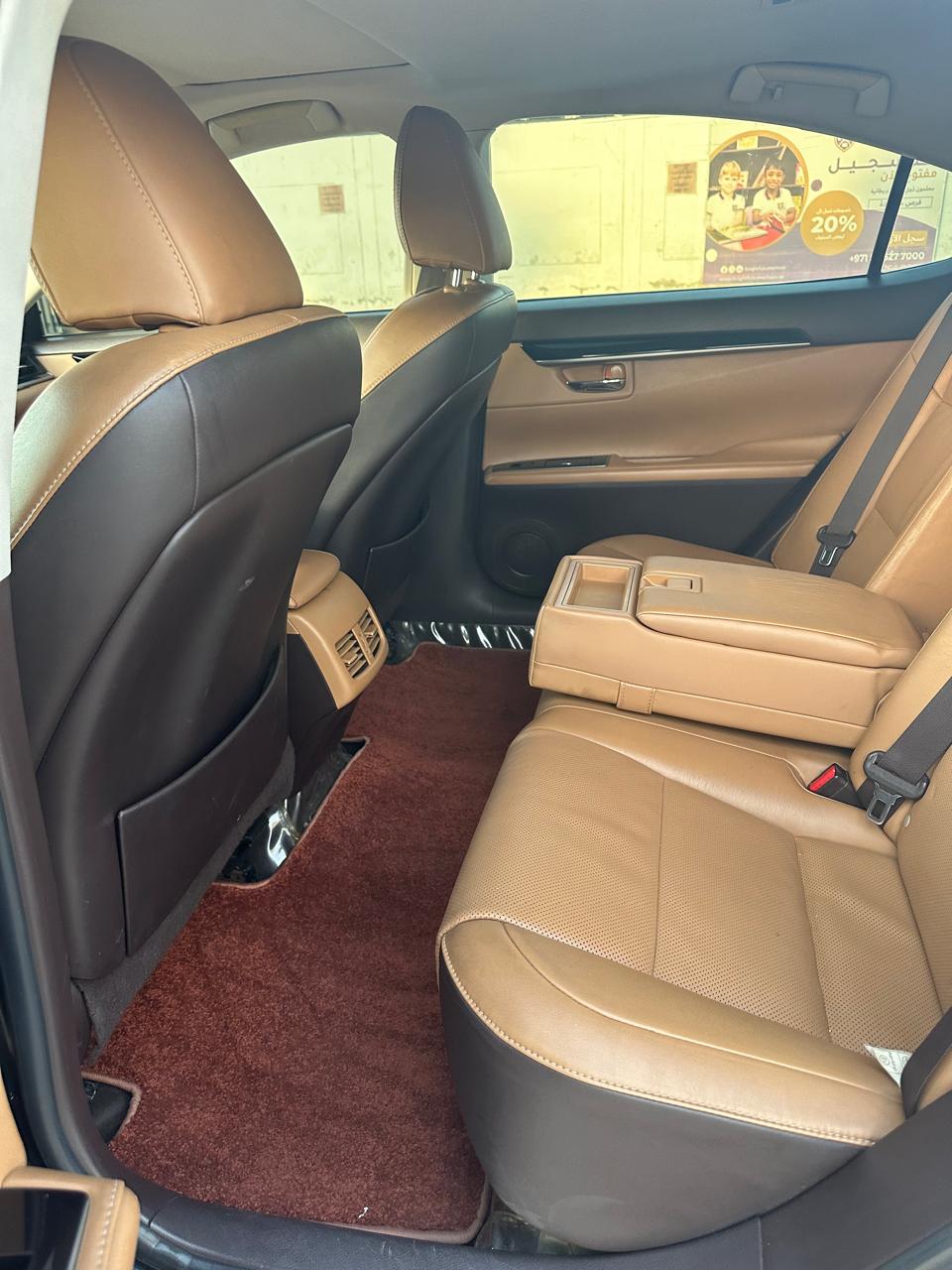 Black Lexus ES 350 2017