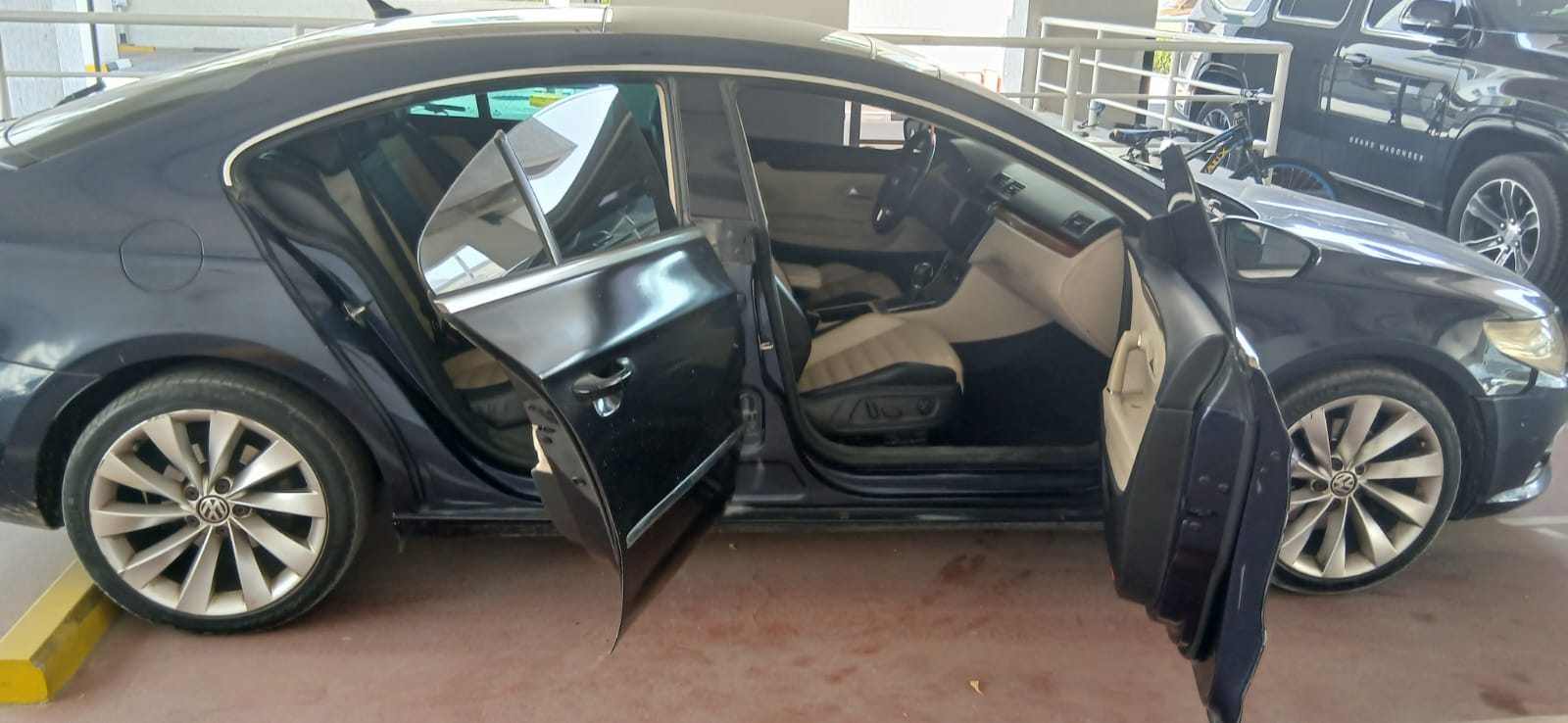 أزرق فولكس فاغن CC 2.0T Sport 2012