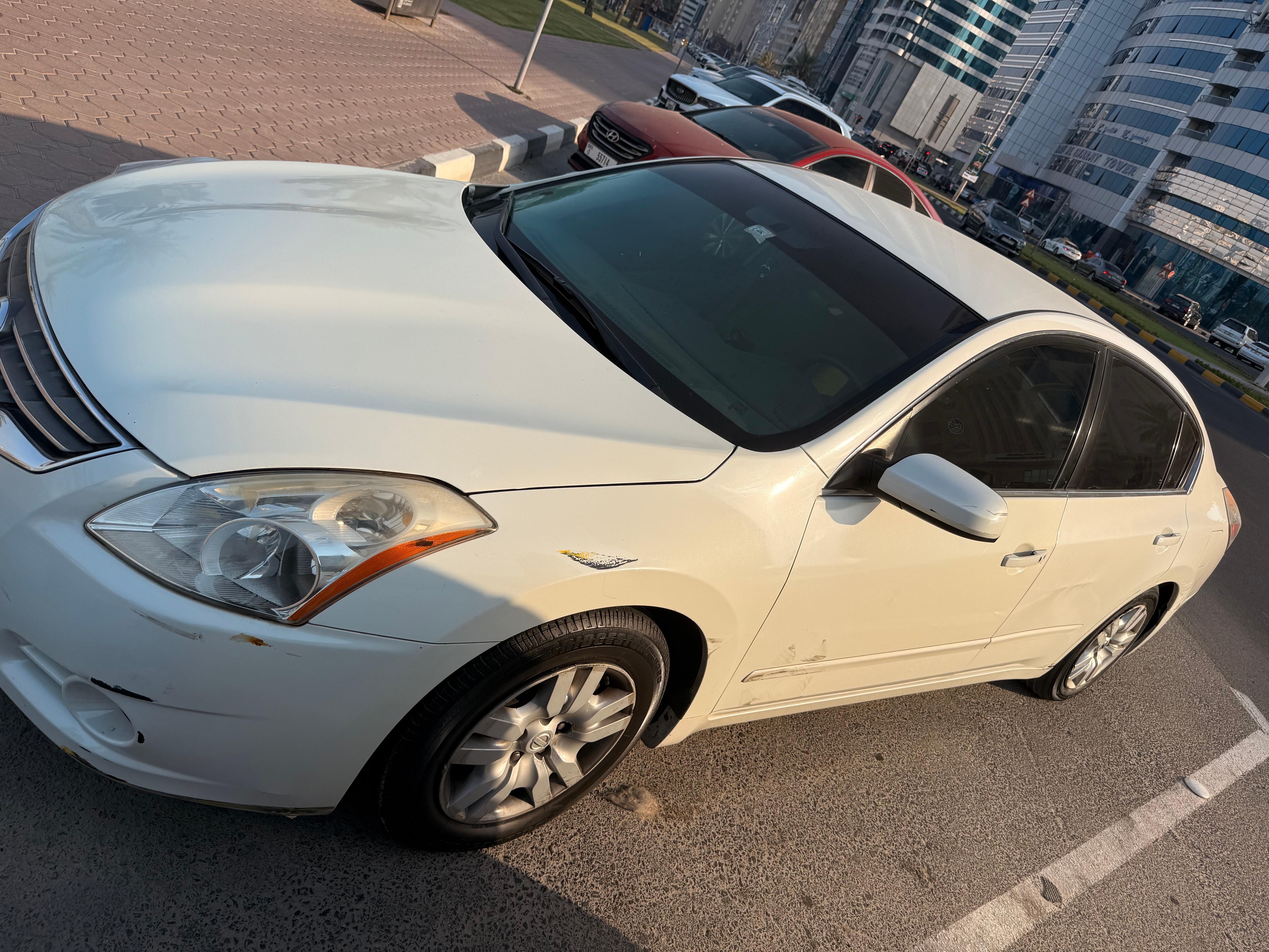 White Nissan Altima 2.5 S 2010