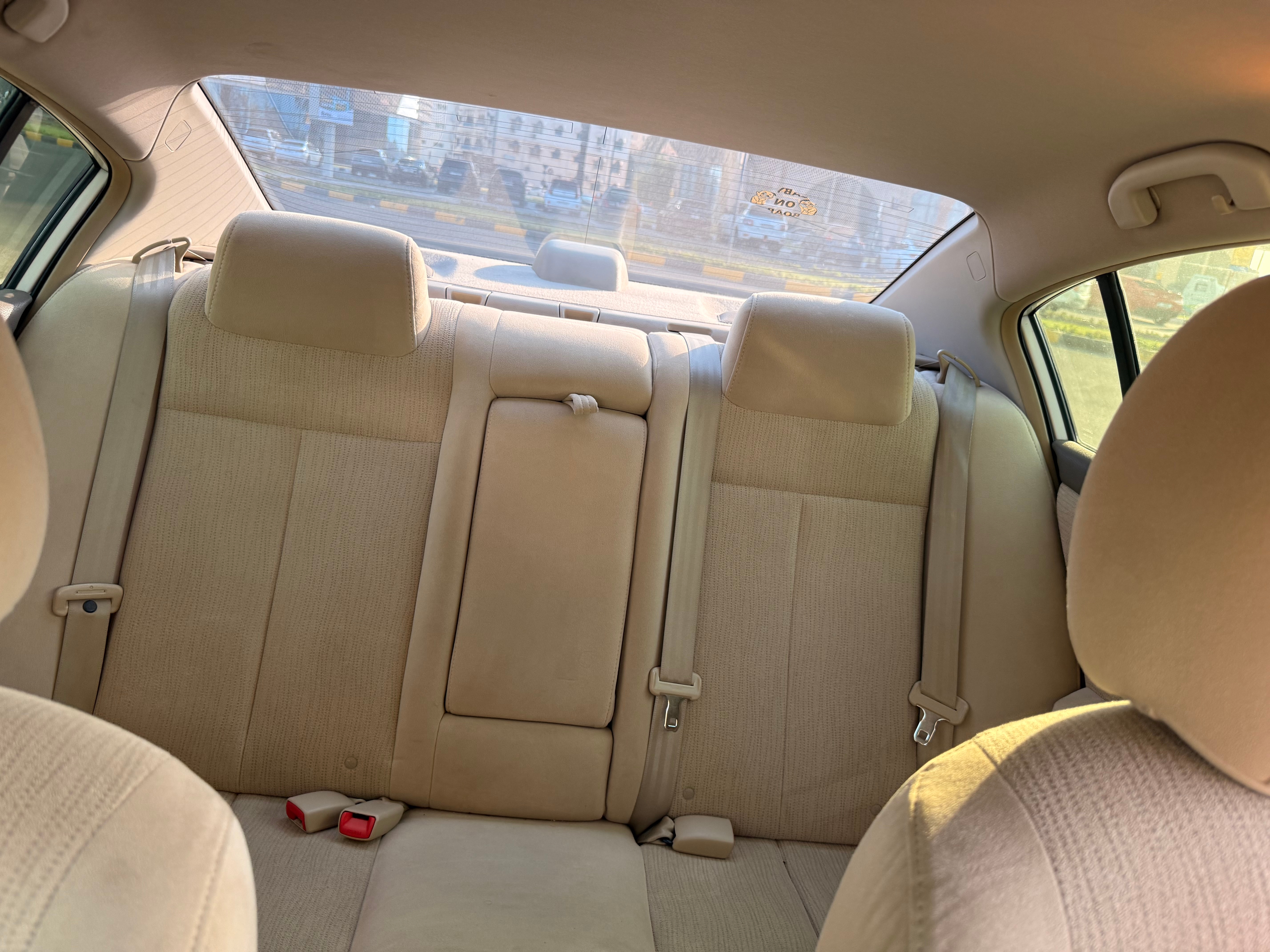 White Nissan Altima 2.5 S 2010