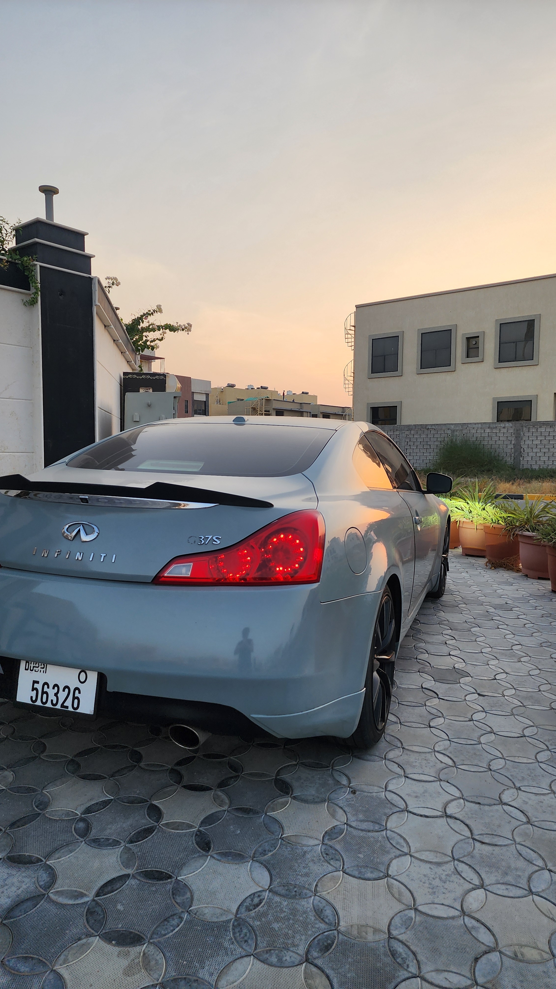 رمادي إنفينيتي  G37  2008