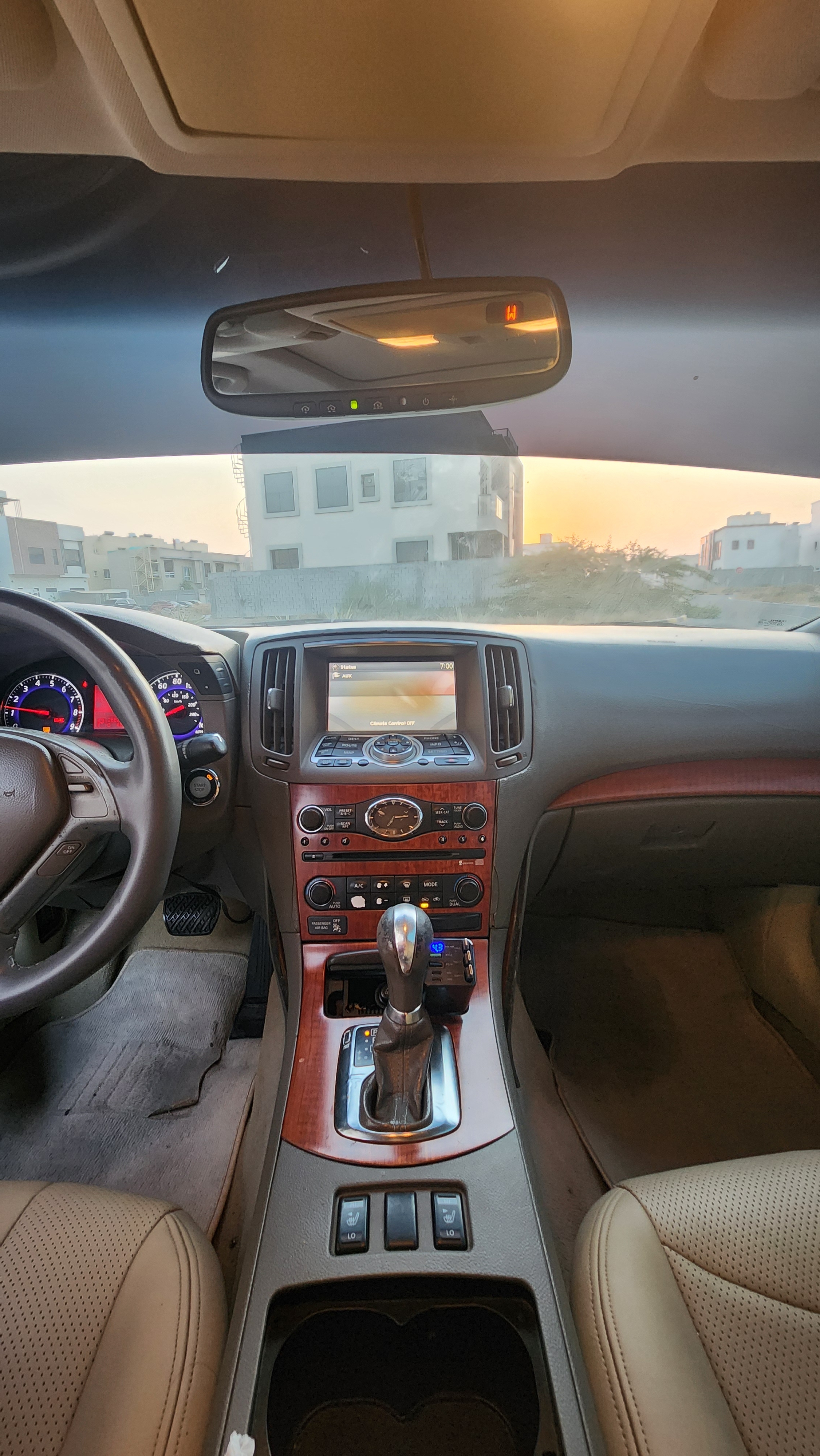 رمادي إنفينيتي  G37  2008