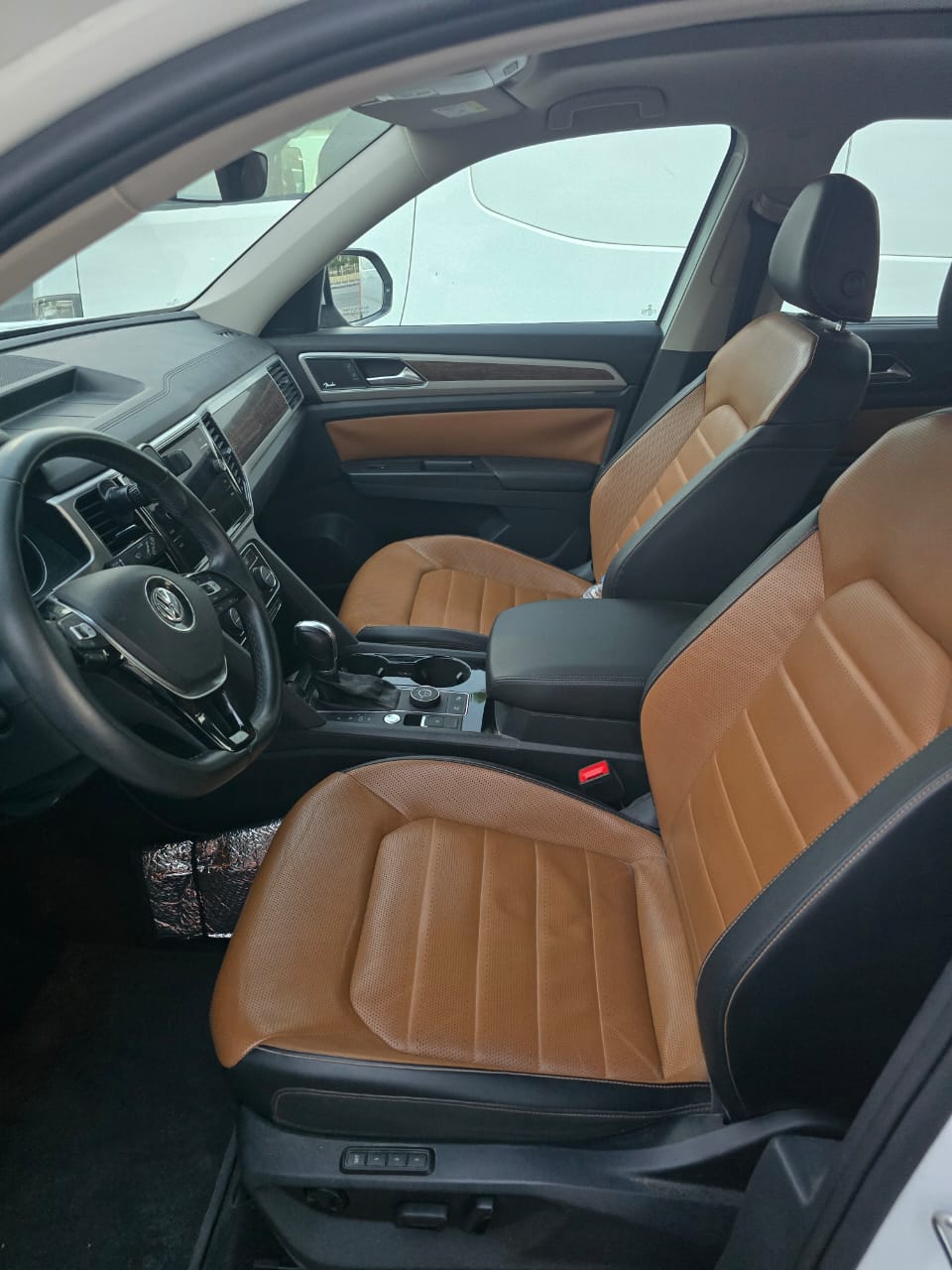 White Volkswagen Teramont Highline 2019