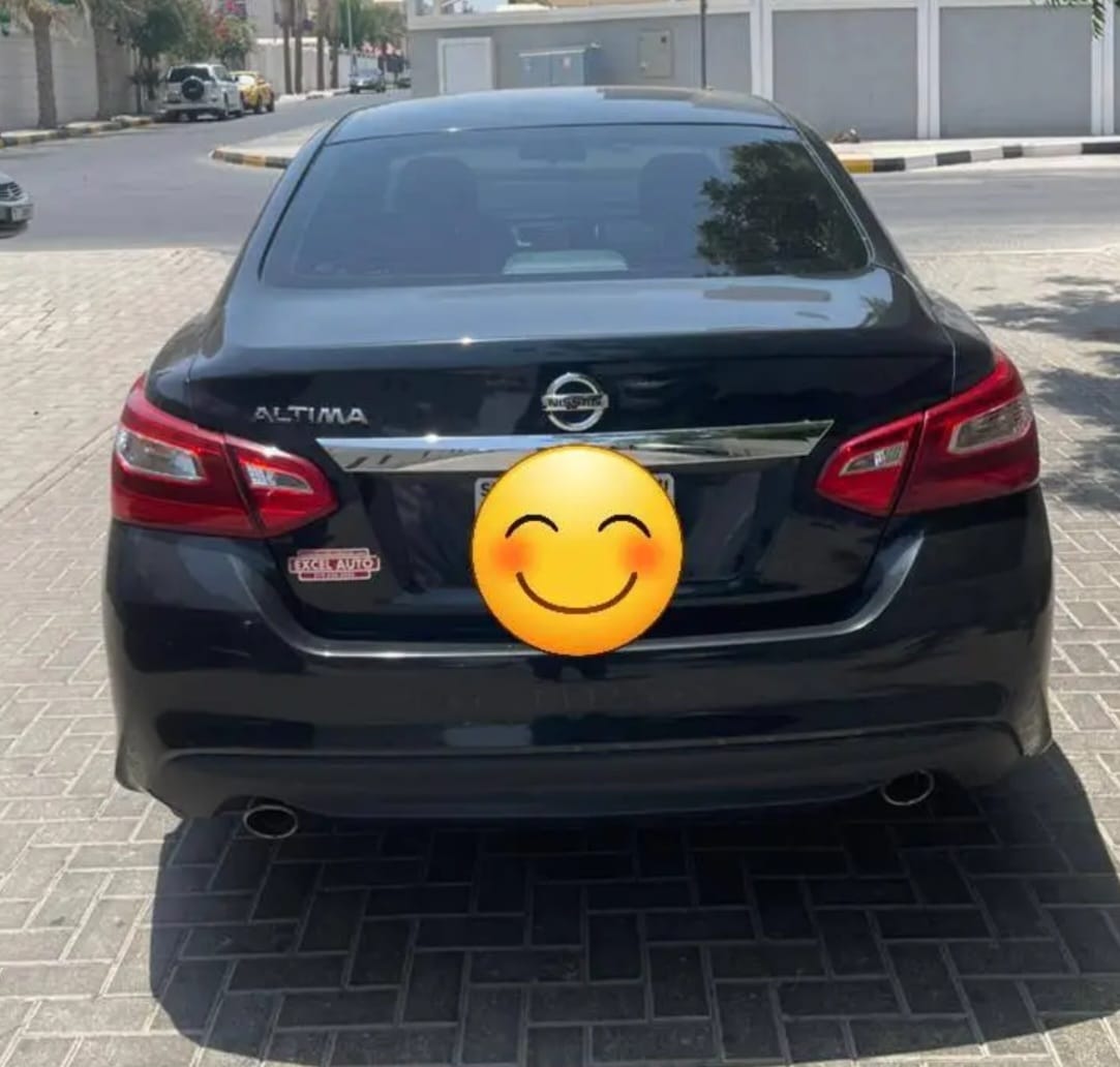 Diepblauw Nissan Altima 2.5 S 2016