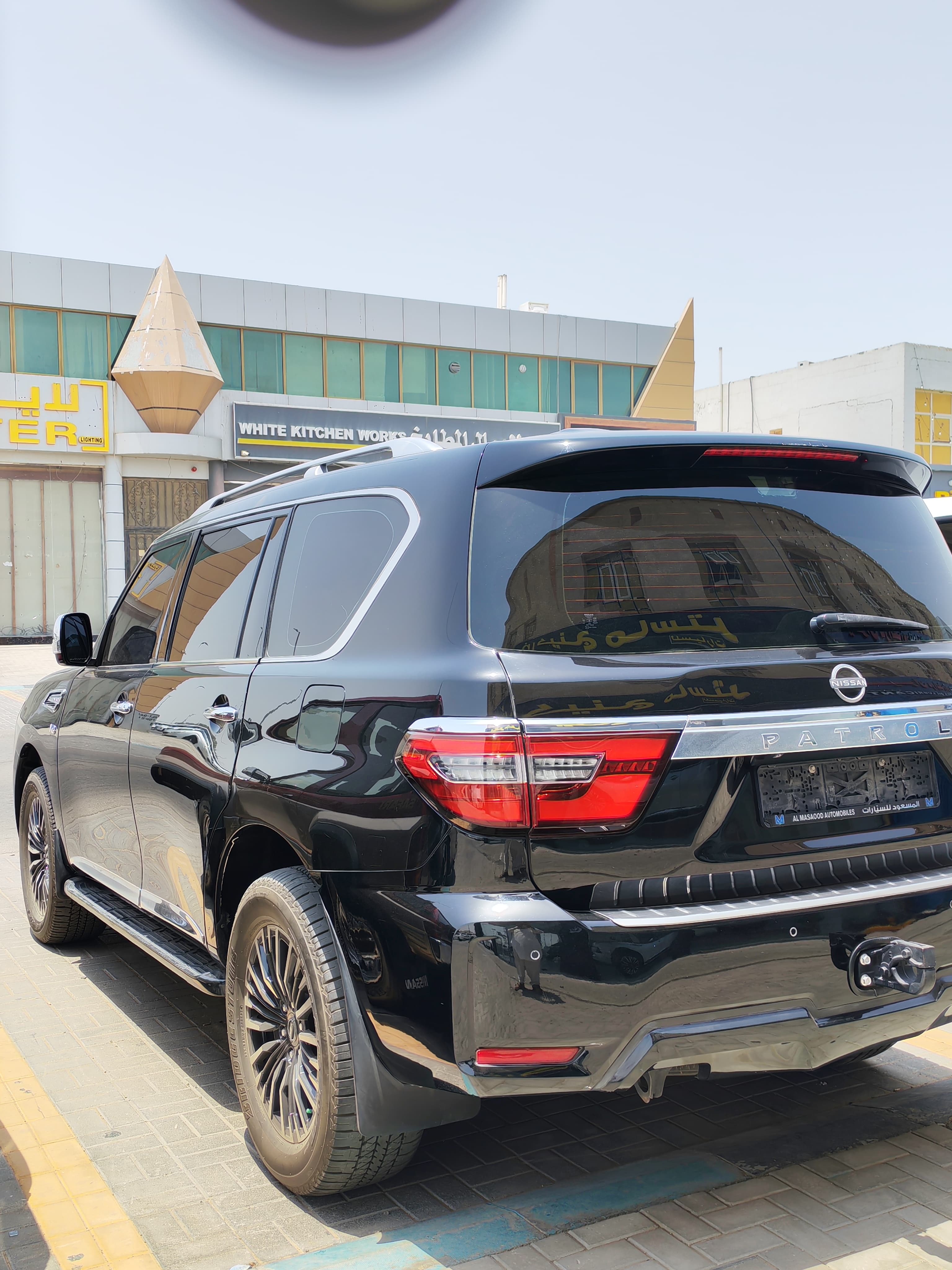 zwart Nissan Patrol LE Platinum 2015