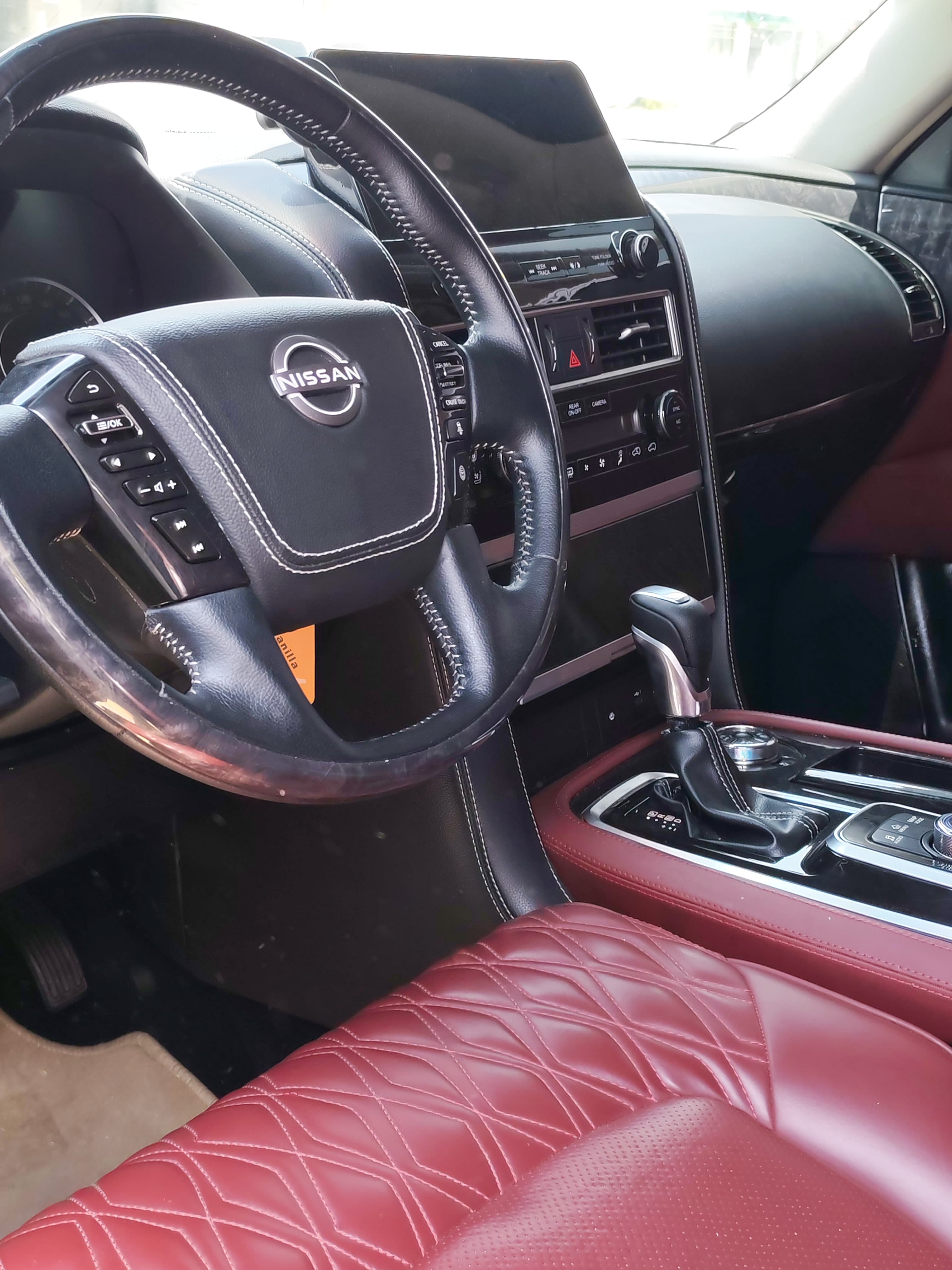 zwart Nissan Patrol LE Platinum 2015