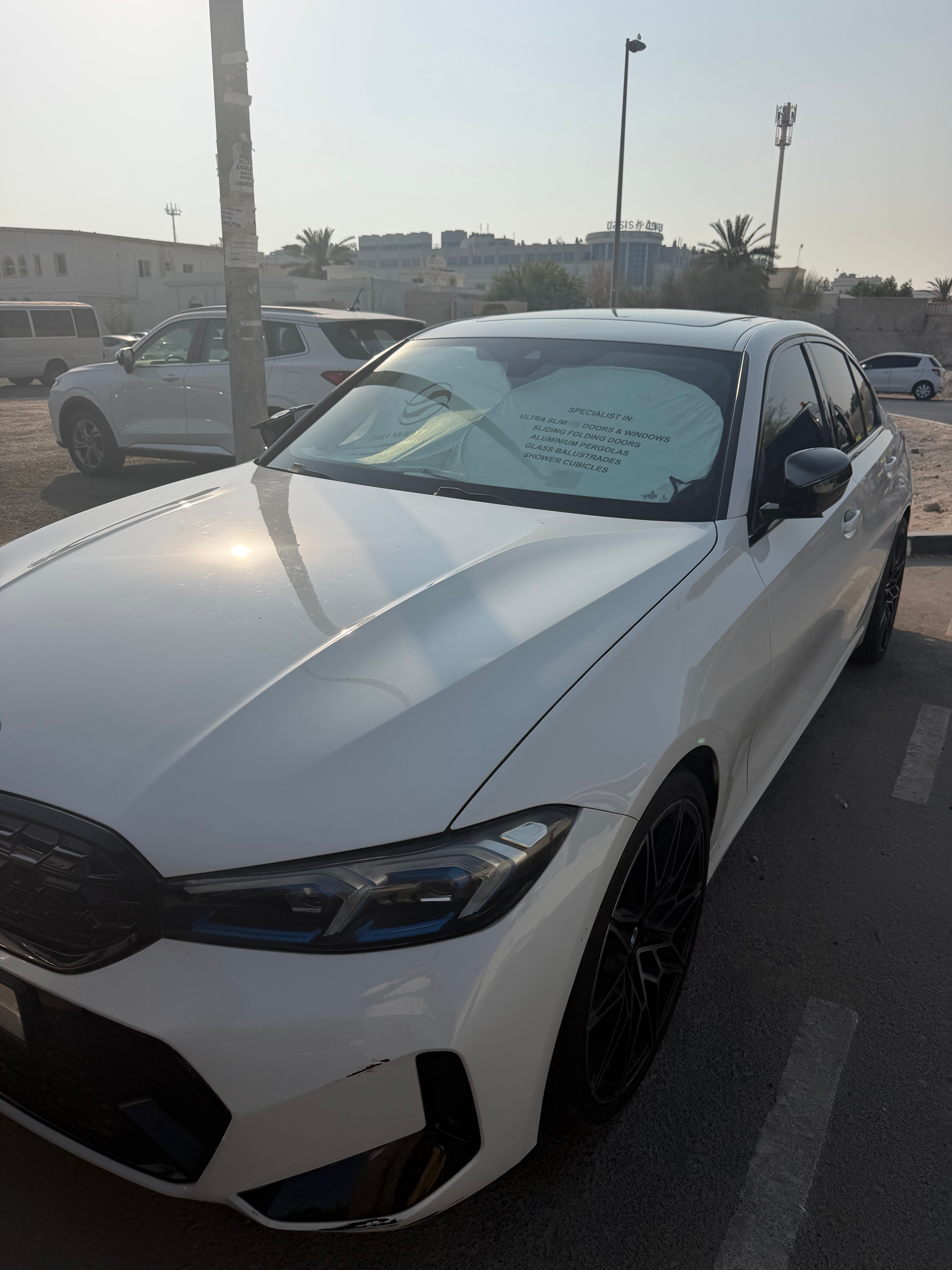 白色的 宝马 330i M运动版 2020