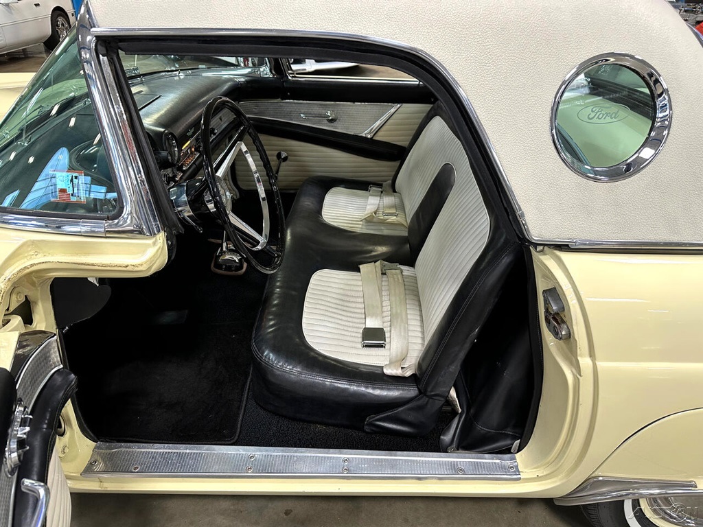 Yellow Ford Thunderbird Sport 1980