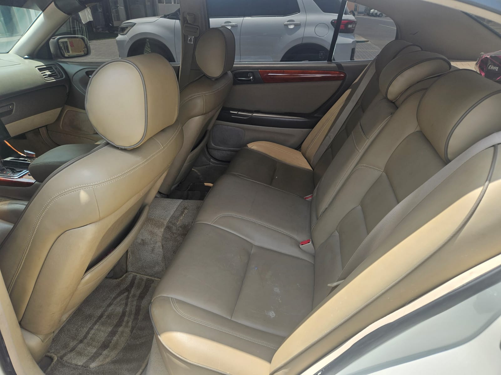 White Lexus GS300 2002