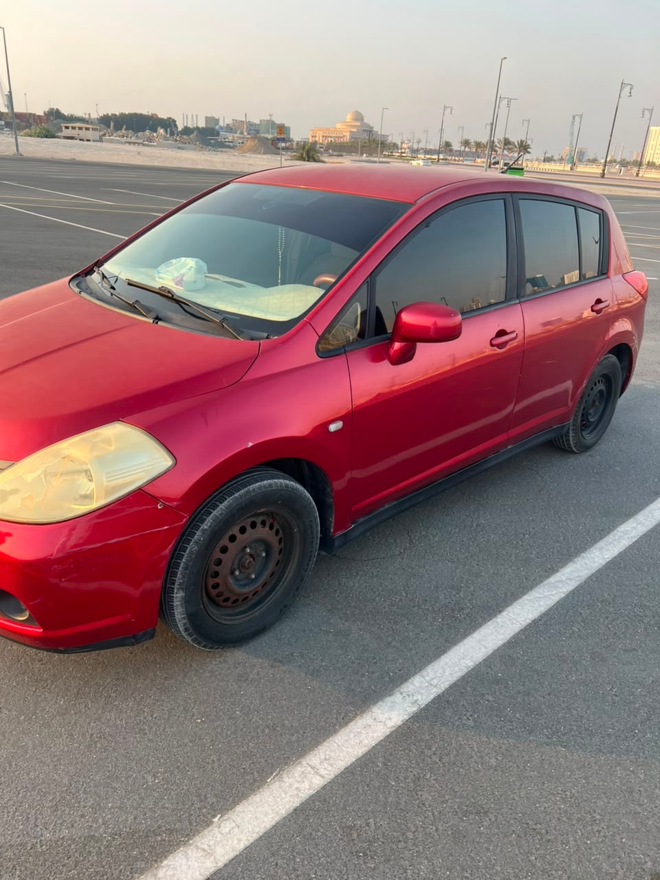 أحمر نيسان Tiida SE 2007