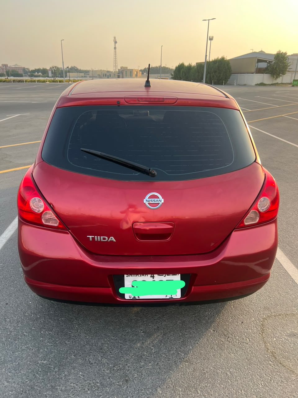 أحمر نيسان Tiida SE 2007