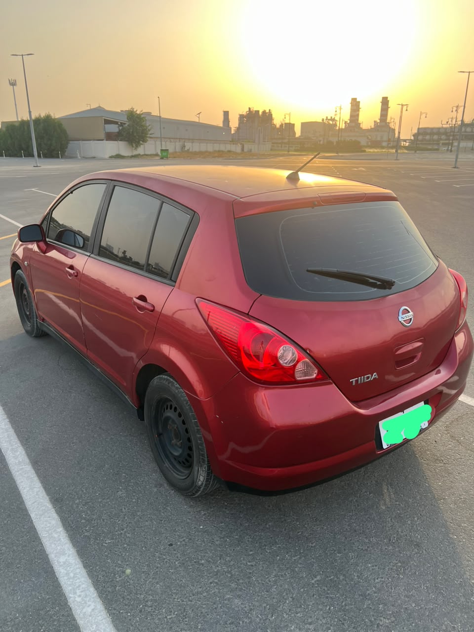 أحمر نيسان Tiida SE 2007