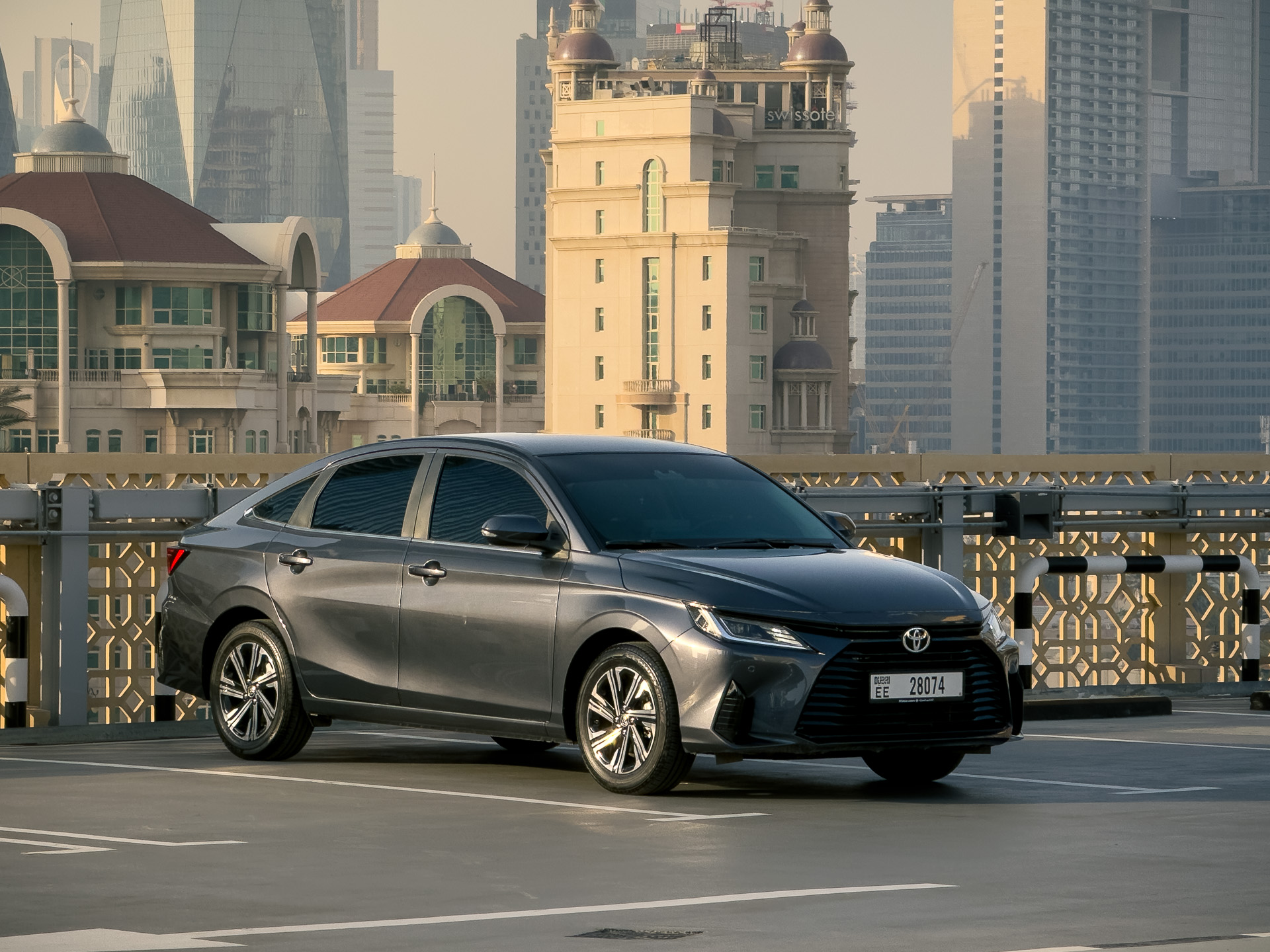 رمادي داكن تويوتا Yaris G 2026