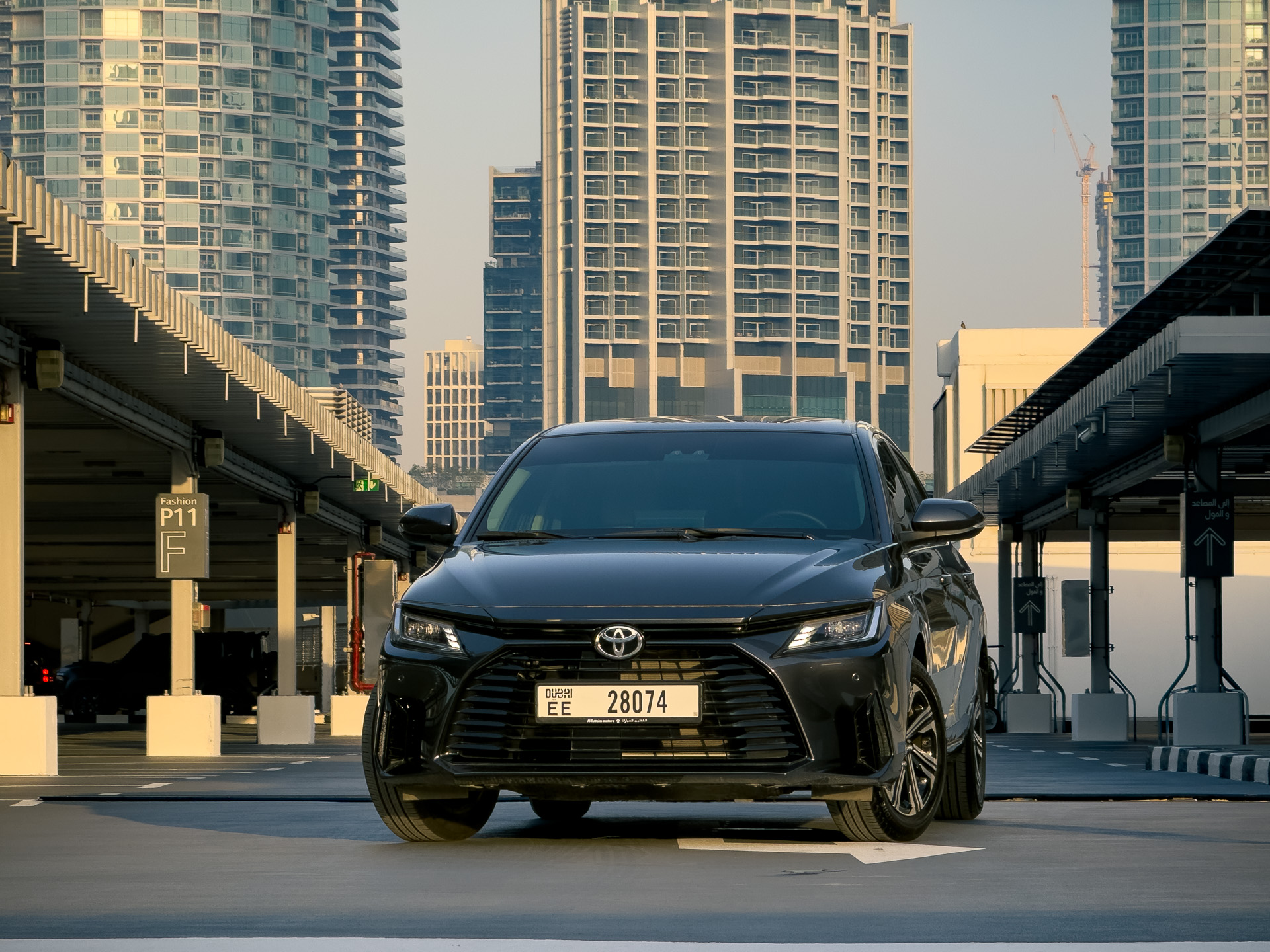 رمادي داكن تويوتا Yaris G 2026