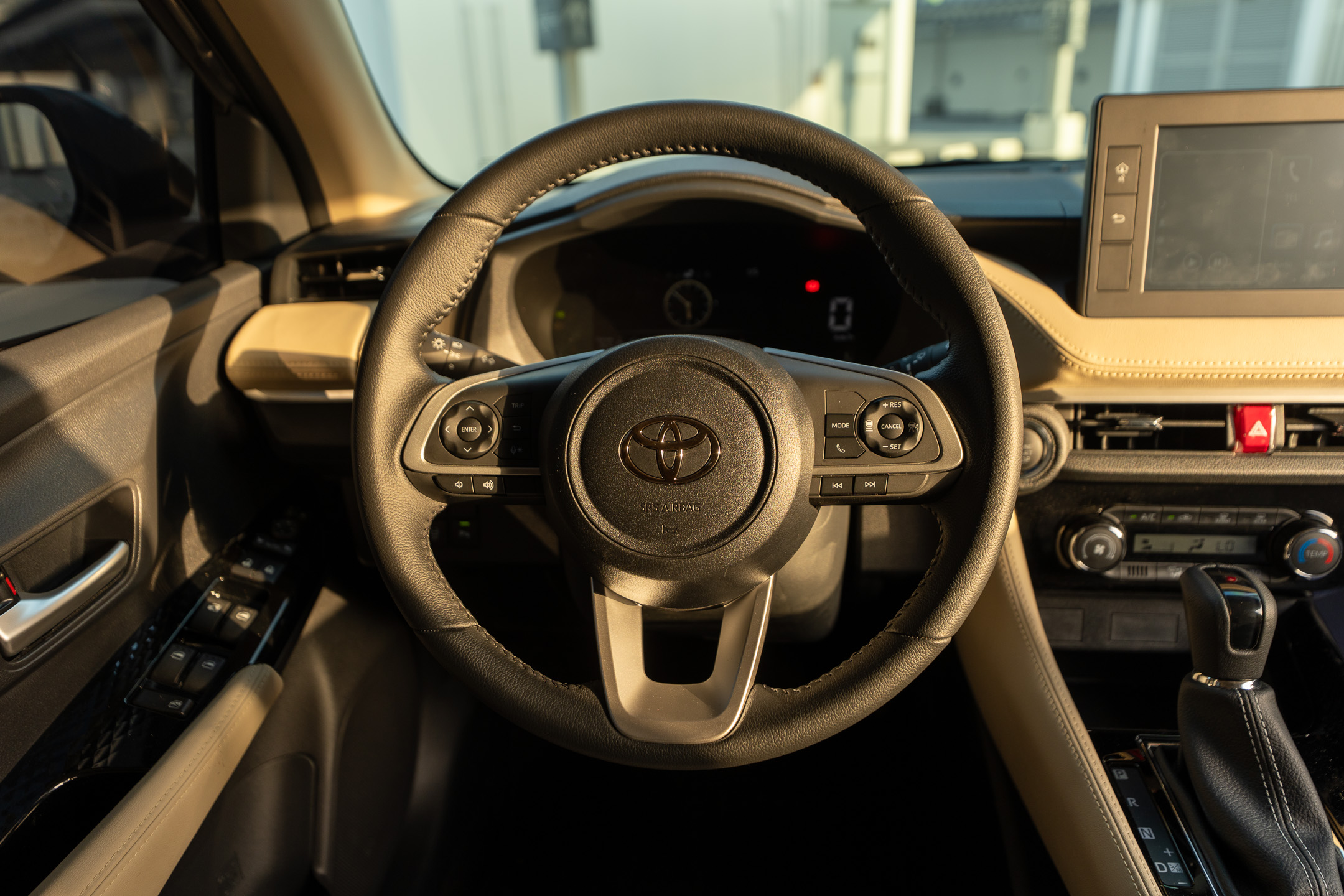 رمادي داكن تويوتا Yaris G 2026