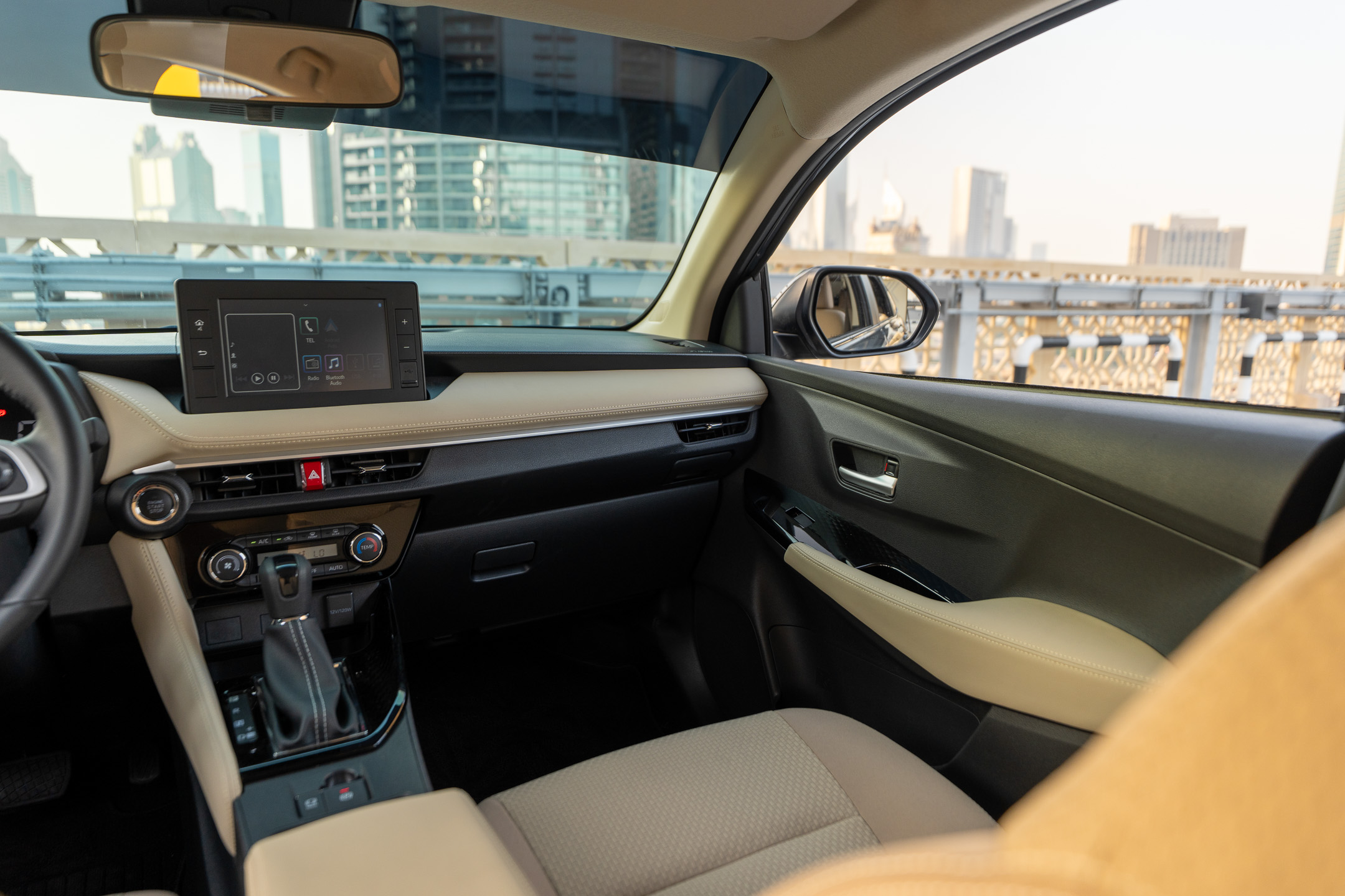 رمادي داكن تويوتا Yaris G 2026