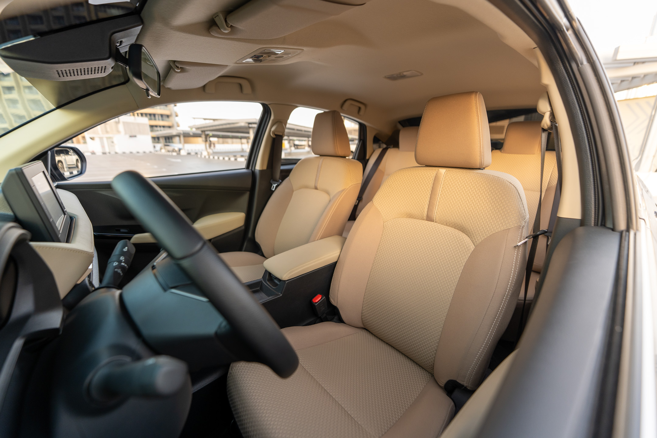 رمادي داكن تويوتا Yaris G 2026