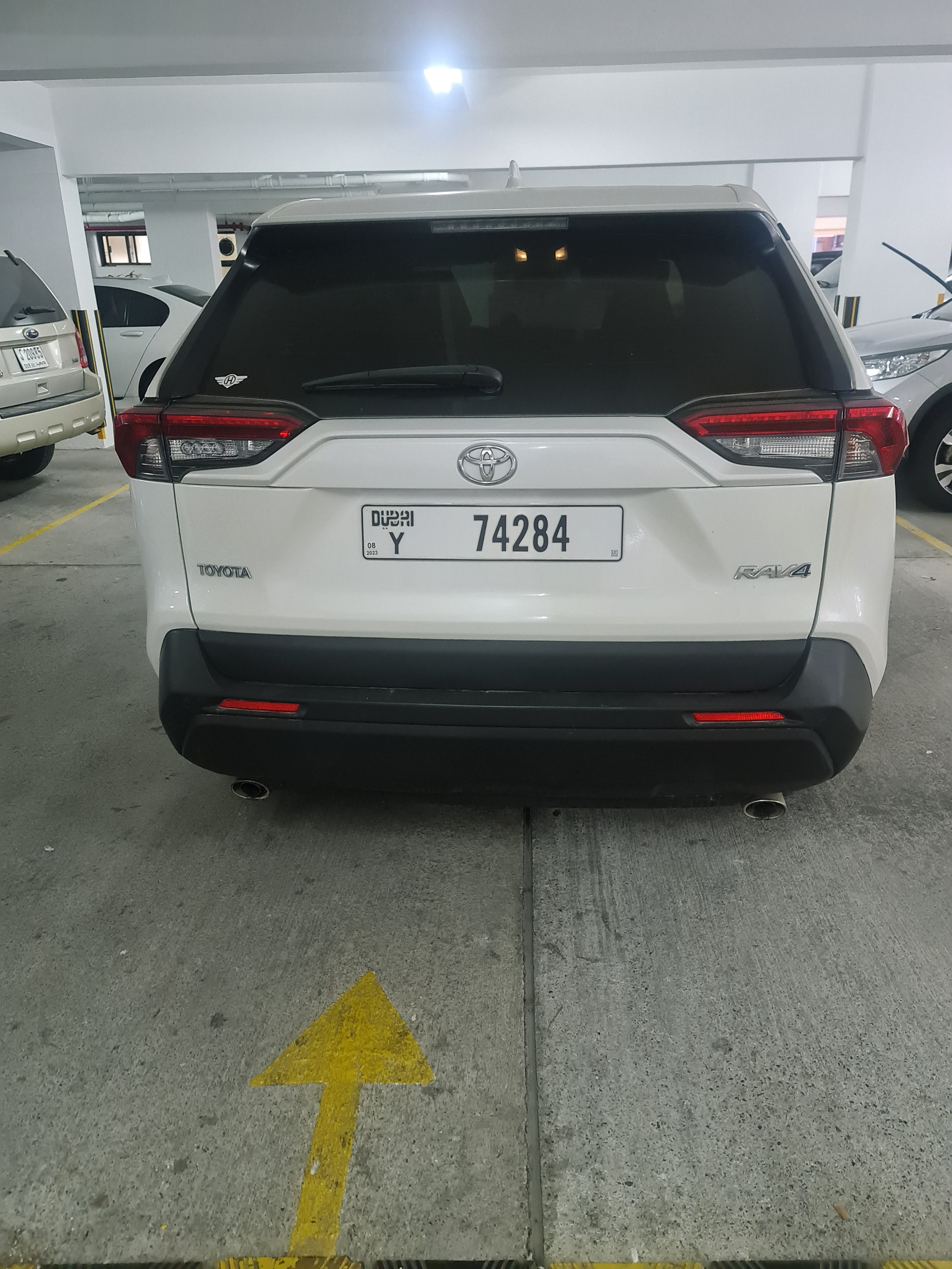 White Toyota RAV4 Basic 2019