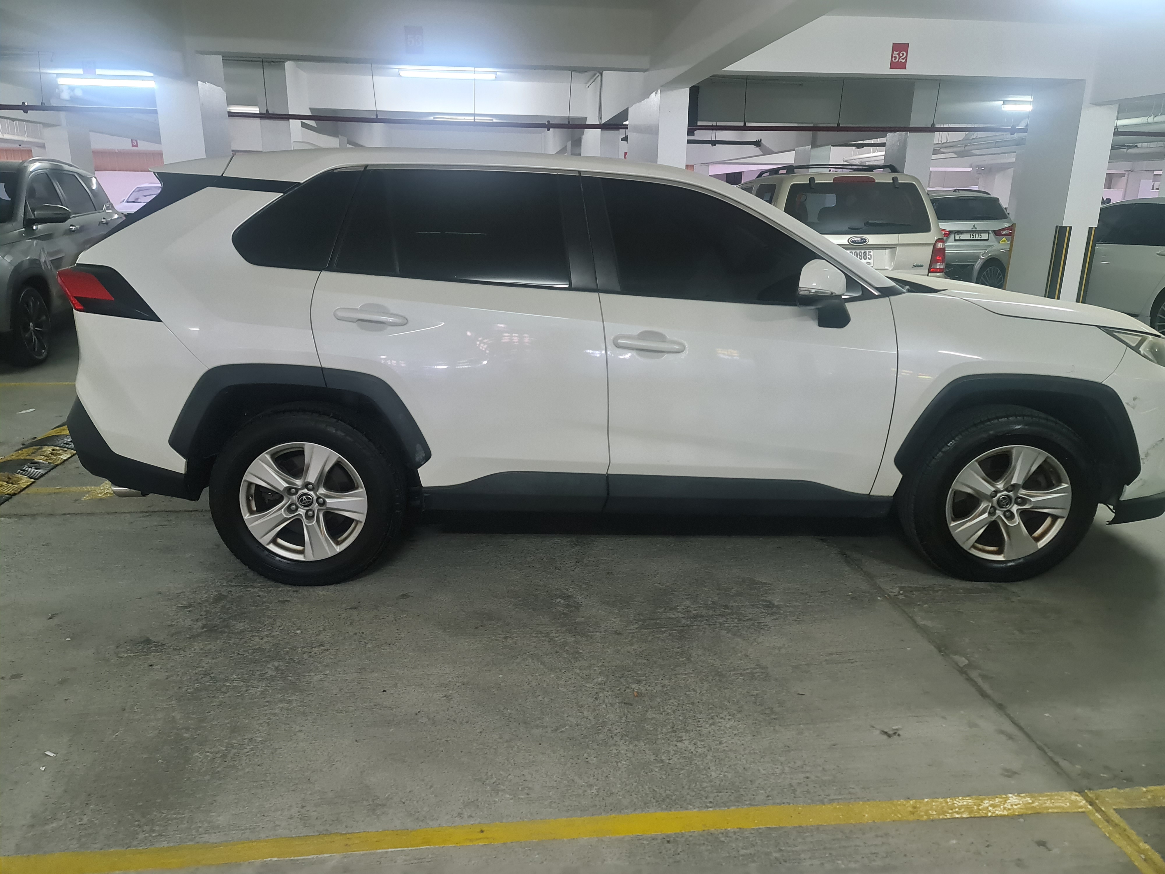 白色的 丰田 RAV4 Basic 2019