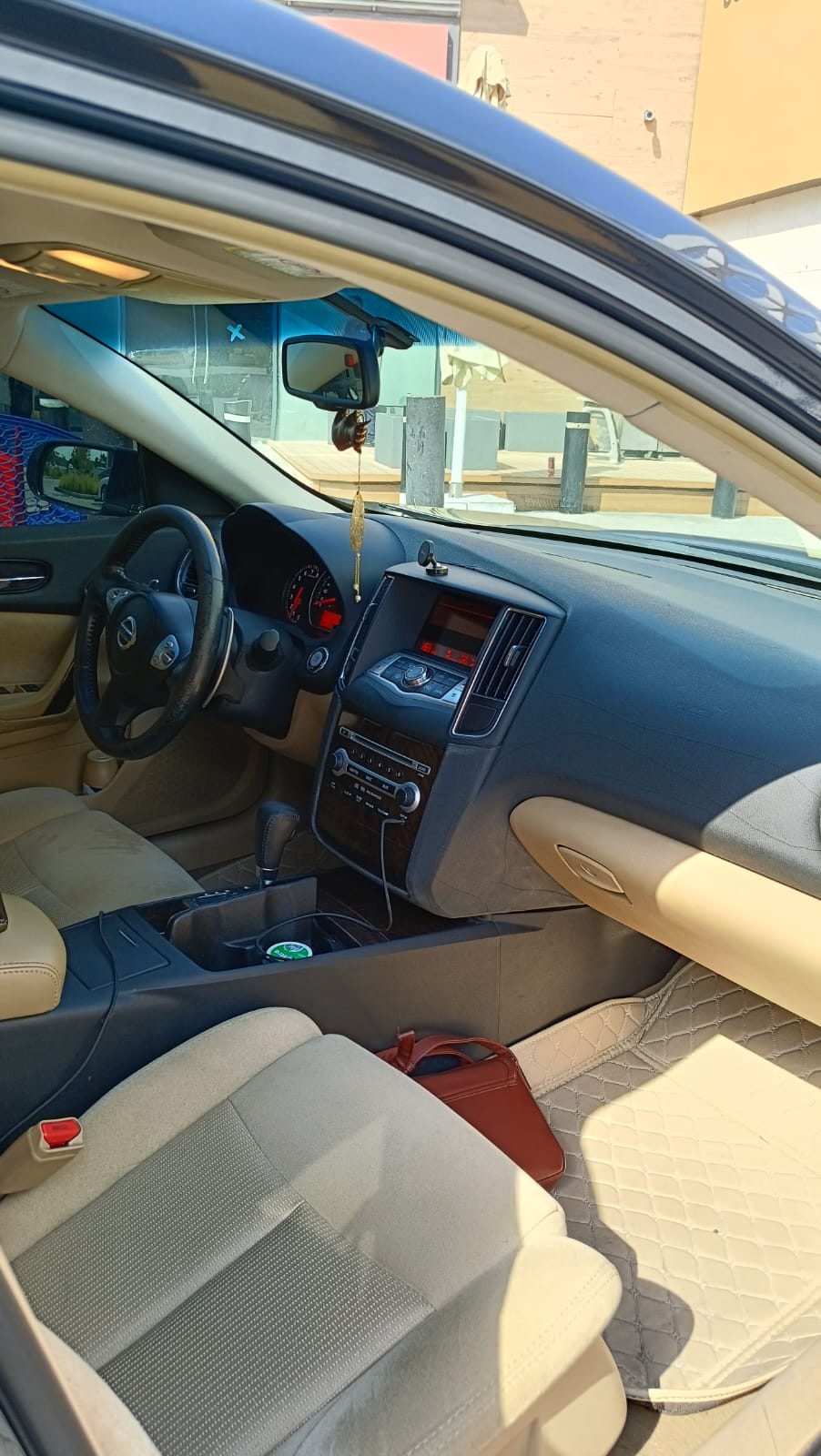 Blau Nissan Maxima 3.5 SE 2010