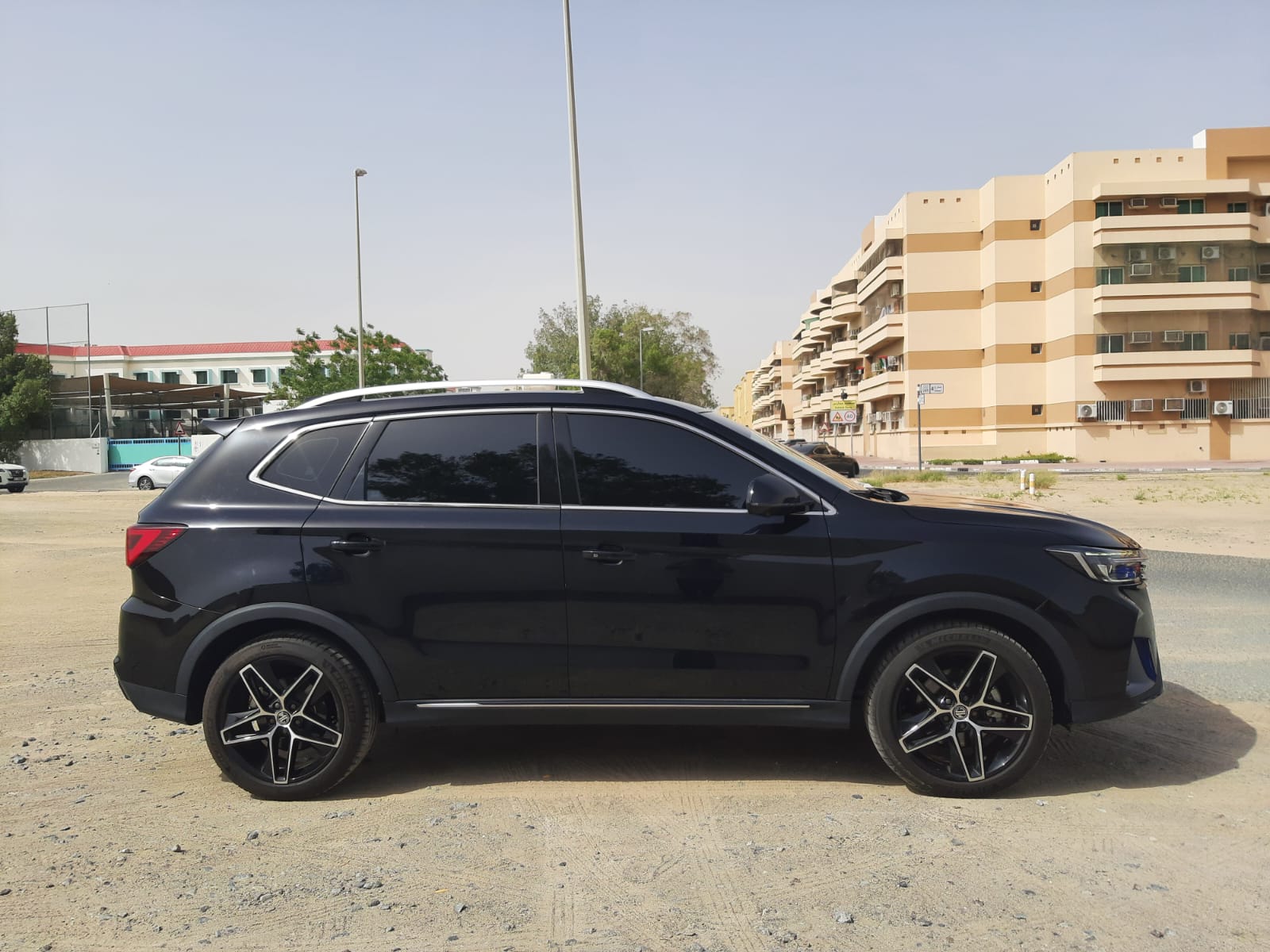 Negro MG RX5 Luxury 2025