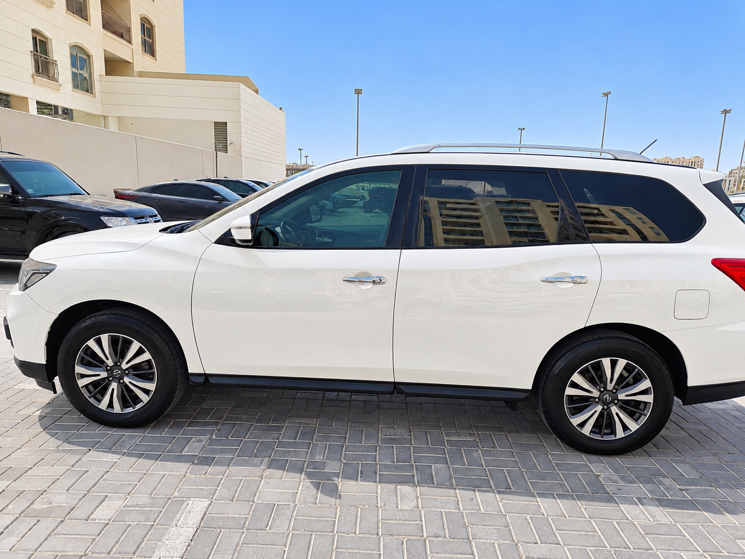 Blanc Nissan Pathfinder S 4WD 2018