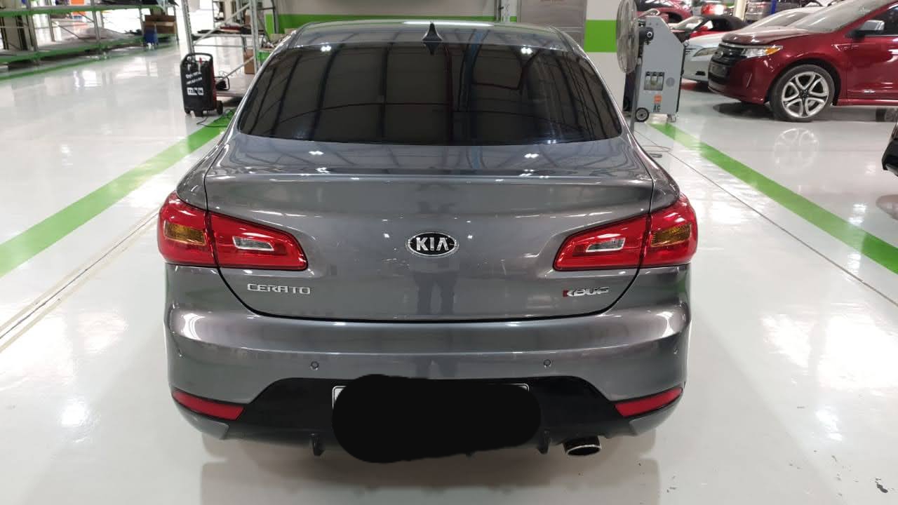 Gris Kia Cerato 2016