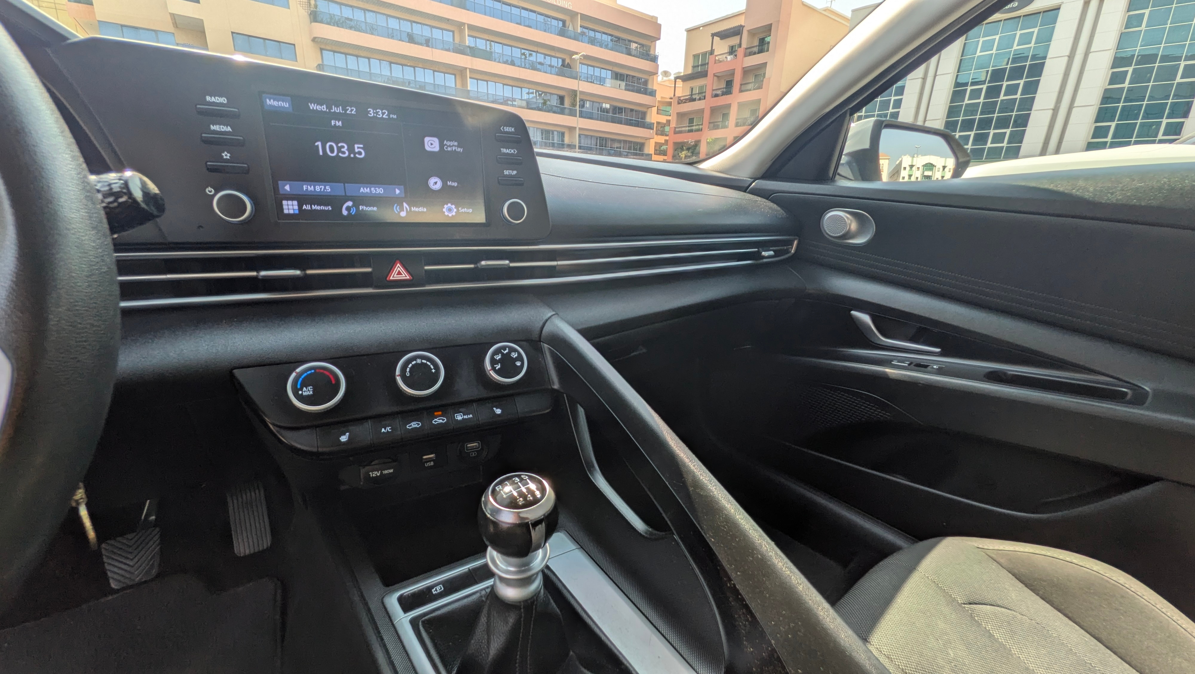 Weiß Hyundai Elantra SEL Convenience 2021