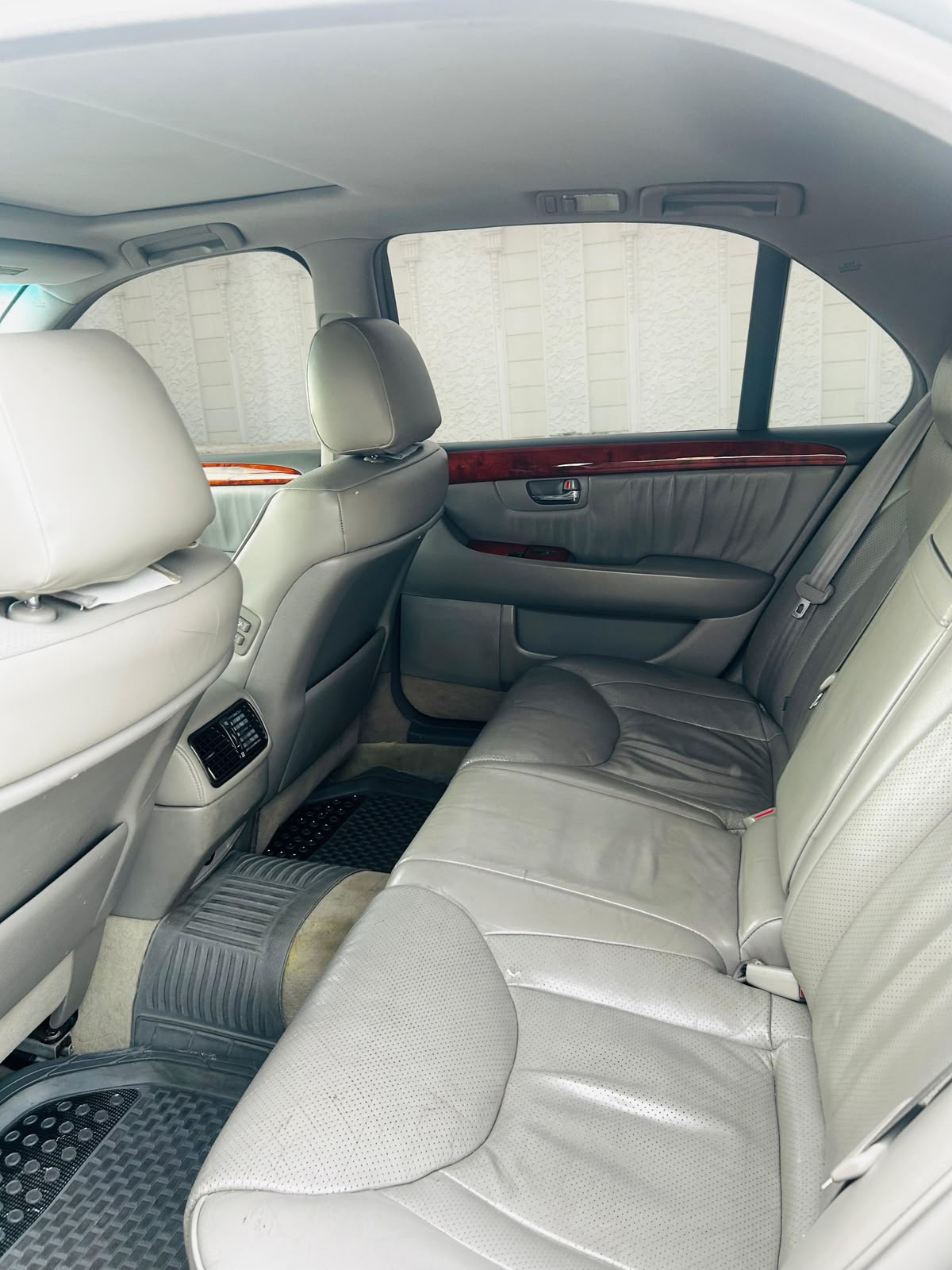 Gümüş Lexus LS 430 2003